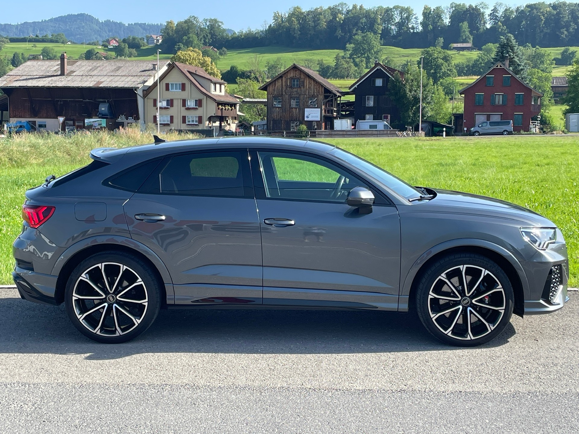 AUDI RS Q3 Sportback 2.5 quattro S-Tronic-image-1