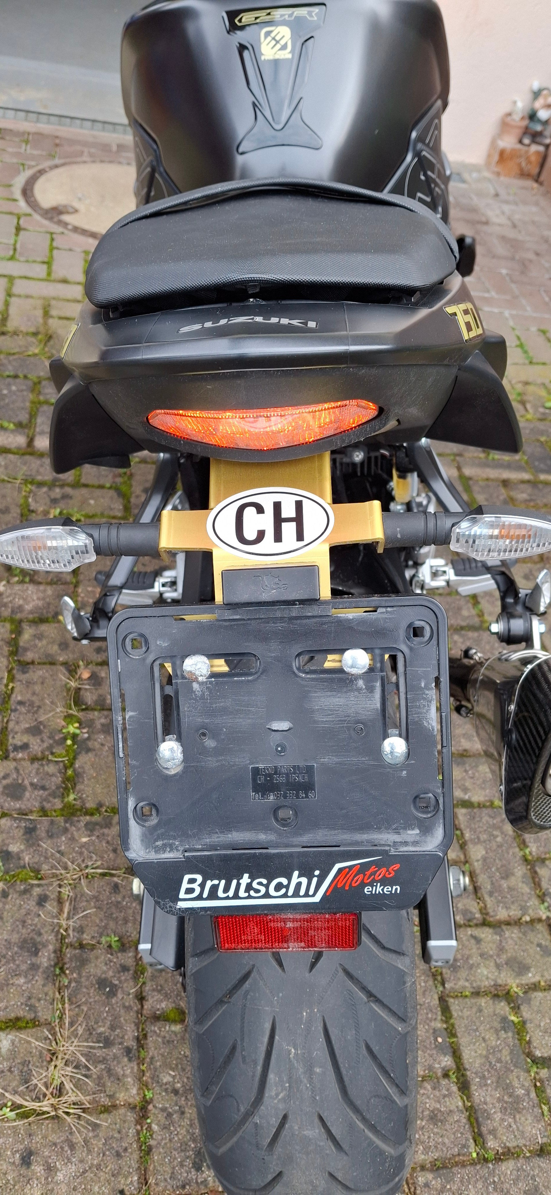 SUZUKI GSR 750 ABS Freegun Gold-image-6