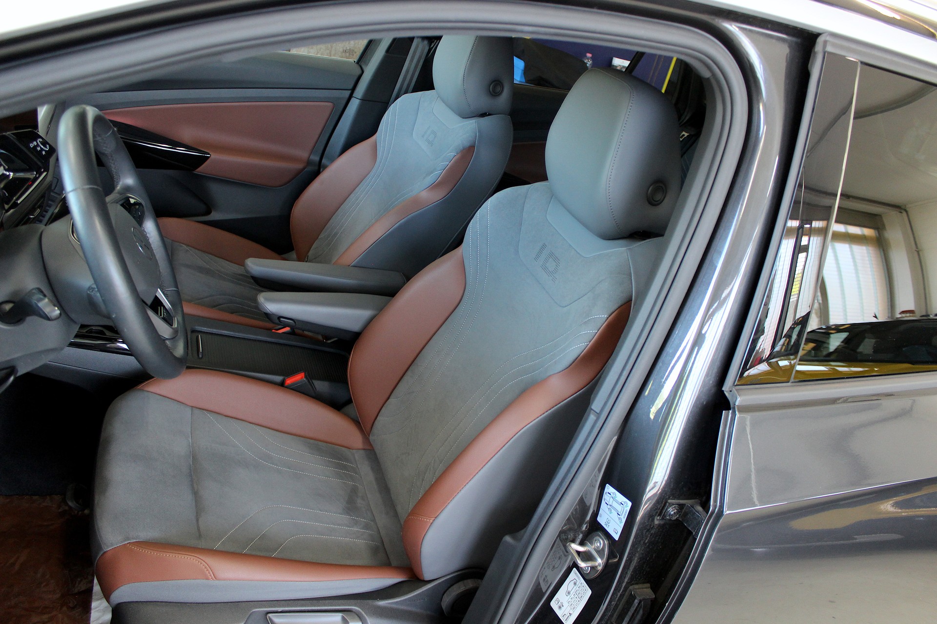 VW ID.4 Pro Performance 77 kWh 1ST 💥 TOP Ausstattung inkl. AHK 💥 Garantie 💥 Lieferung möglich-image-29