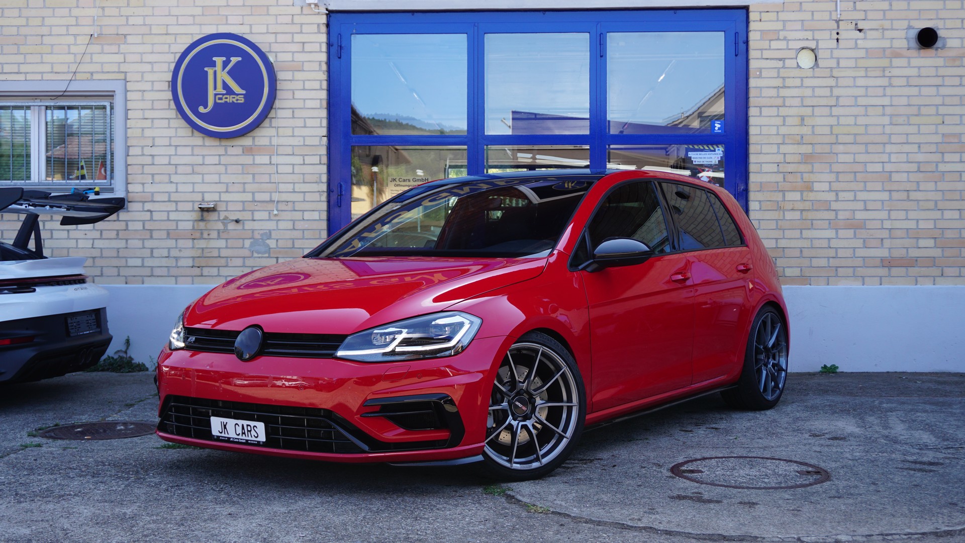 VW Golf 2.0 TSI R 4Motion DSG-showroom-element-1