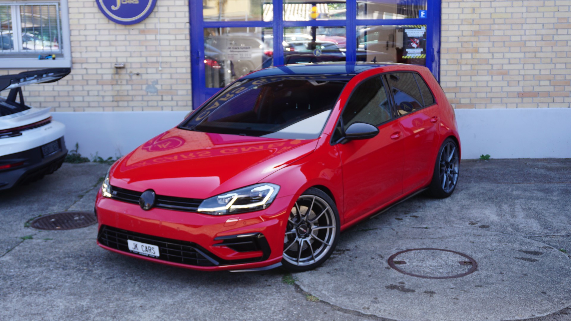 VW Golf 2.0 TSI R 4Motion DSG-showroom-element-3