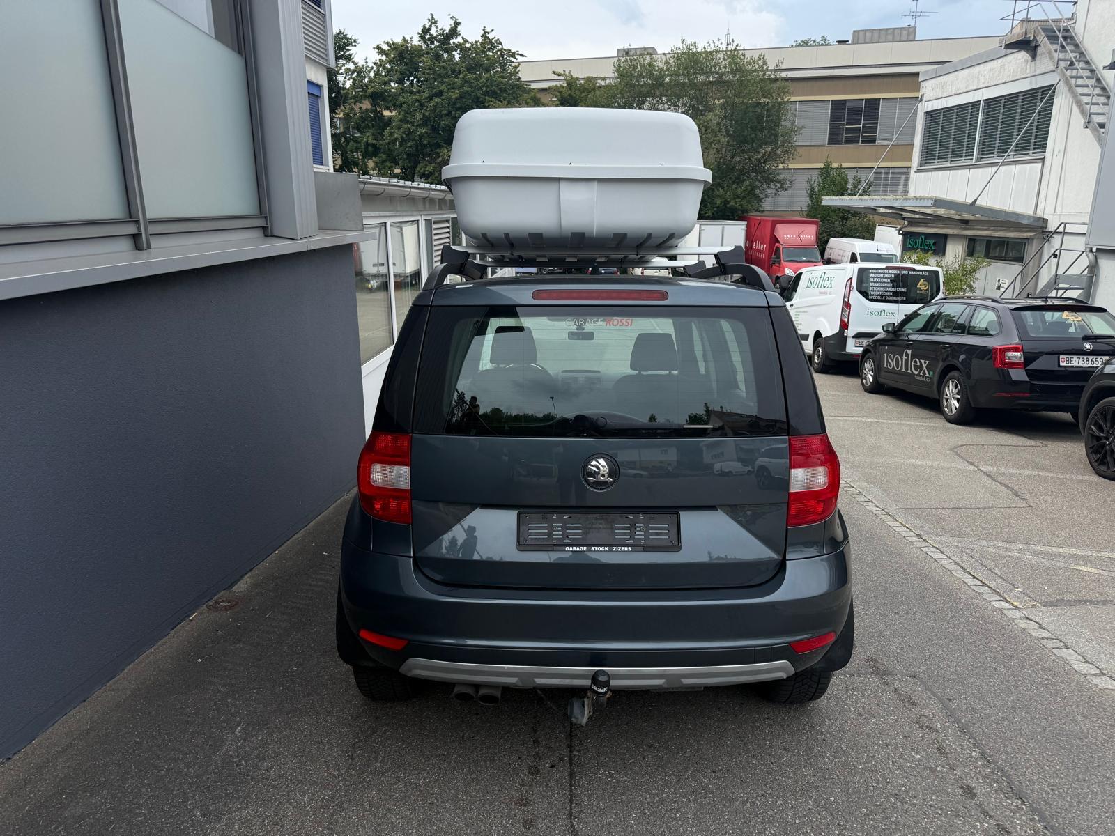 SKODA Yeti 1.8 TSI Active 4x4 DSG-showroom-element-3