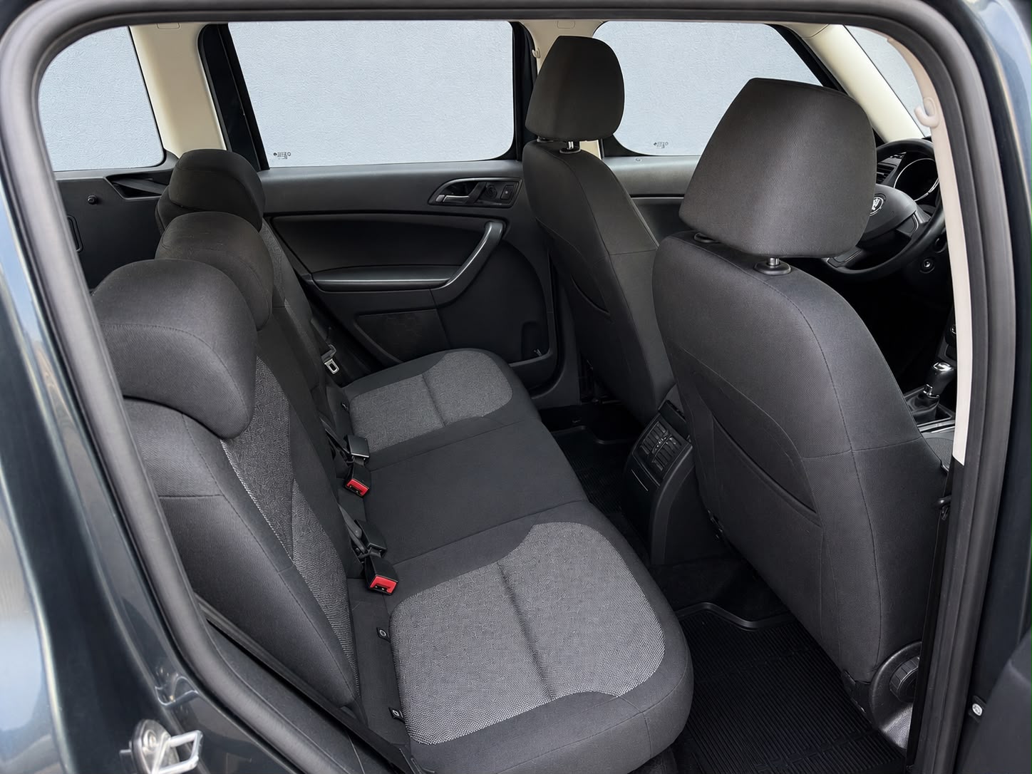 SKODA Yeti 1.8 TSI Active 4x4 DSG-image-14