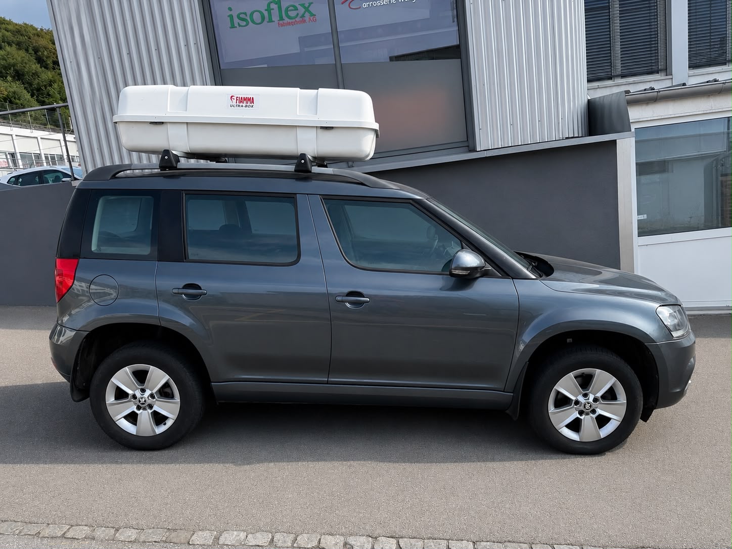 SKODA Yeti 1.8 TSI Active 4x4 DSG-image-4