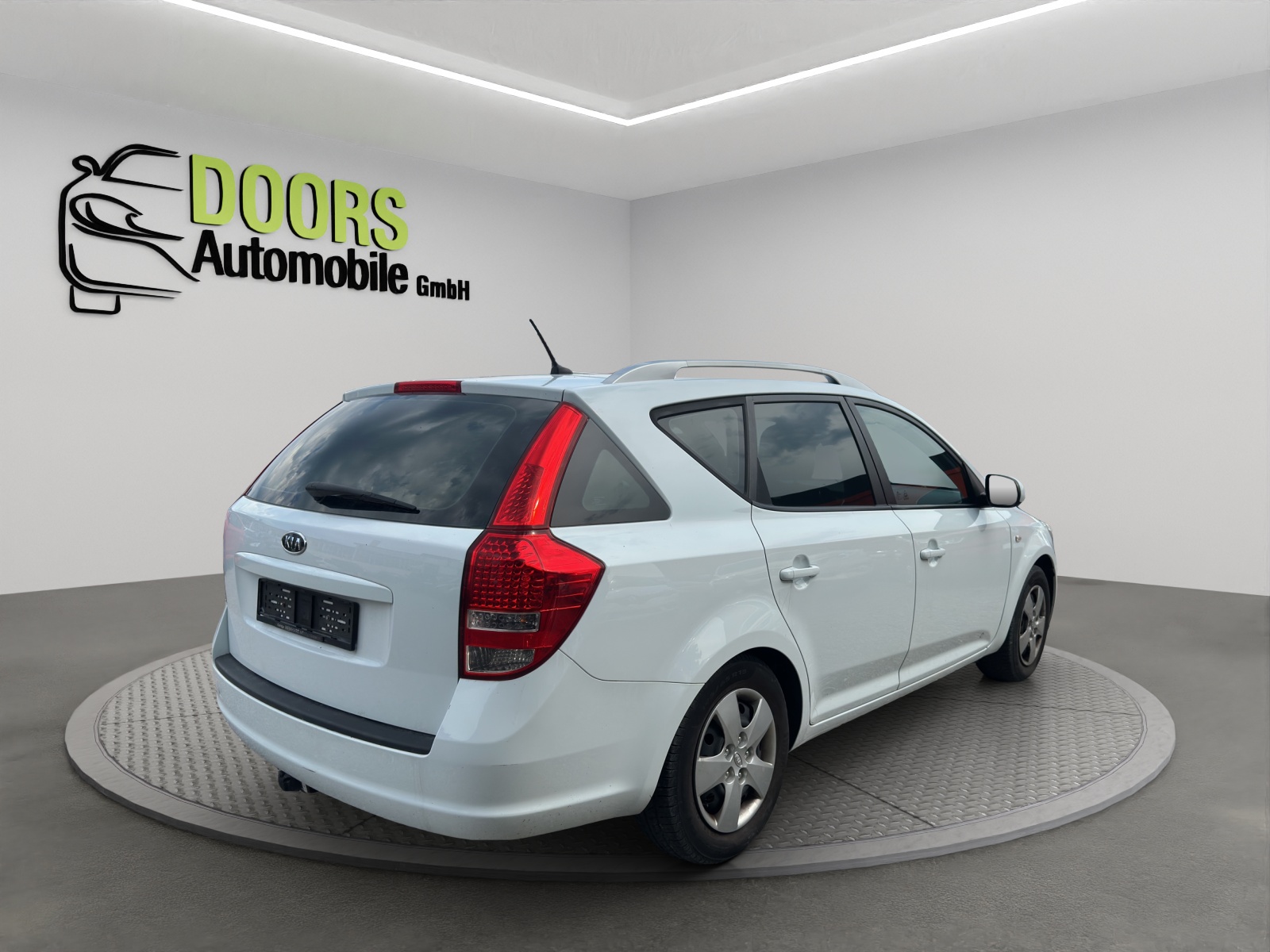 KIA Cee'd Sporty Wagon 1.4 16V Basic-showroom-element-2
