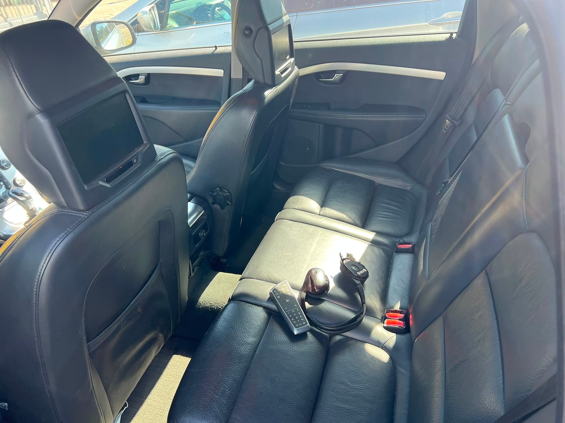 VOLVO V70 D5 AWD Momentum Geartronic-image-7