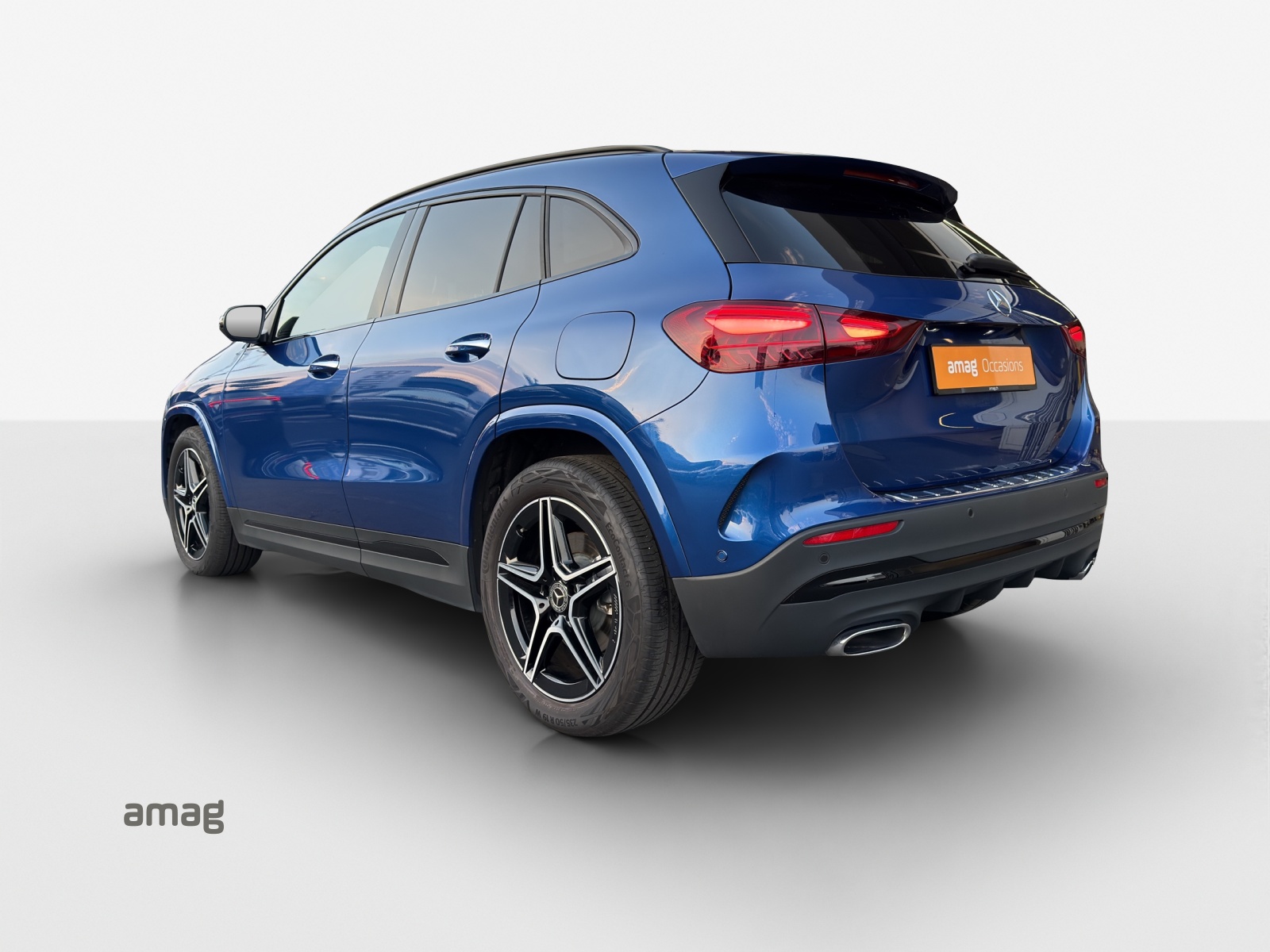 MERCEDES-BENZ GLA 220 4Matic 8G-DCT-showroom-element-2