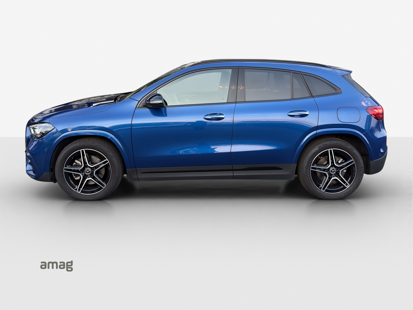 MERCEDES-BENZ GLA 220 4Matic 8G-DCT-showroom-element-1