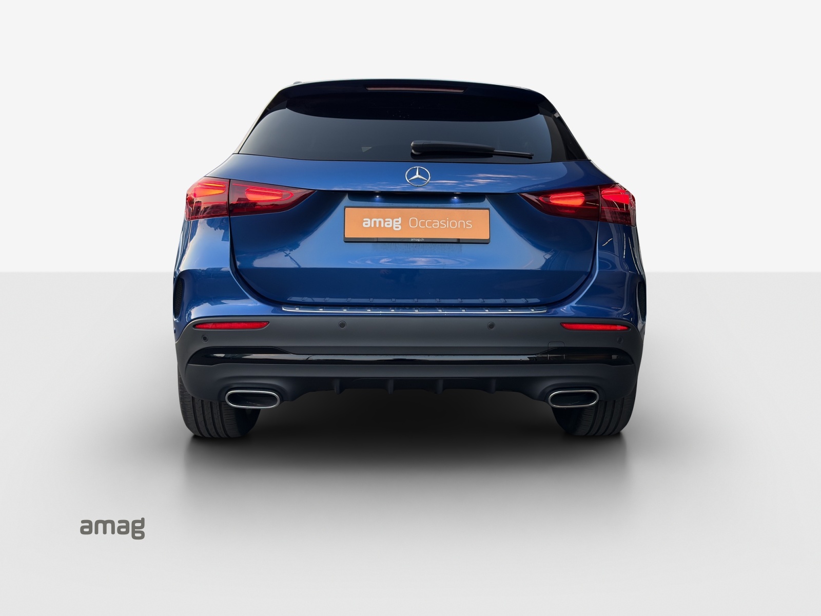 MERCEDES-BENZ GLA 220 4Matic 8G-DCT-showroom-element-3