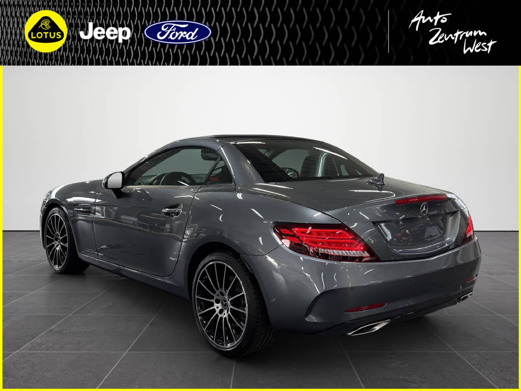 MERCEDES-BENZ SLC 300-showroom-element-2