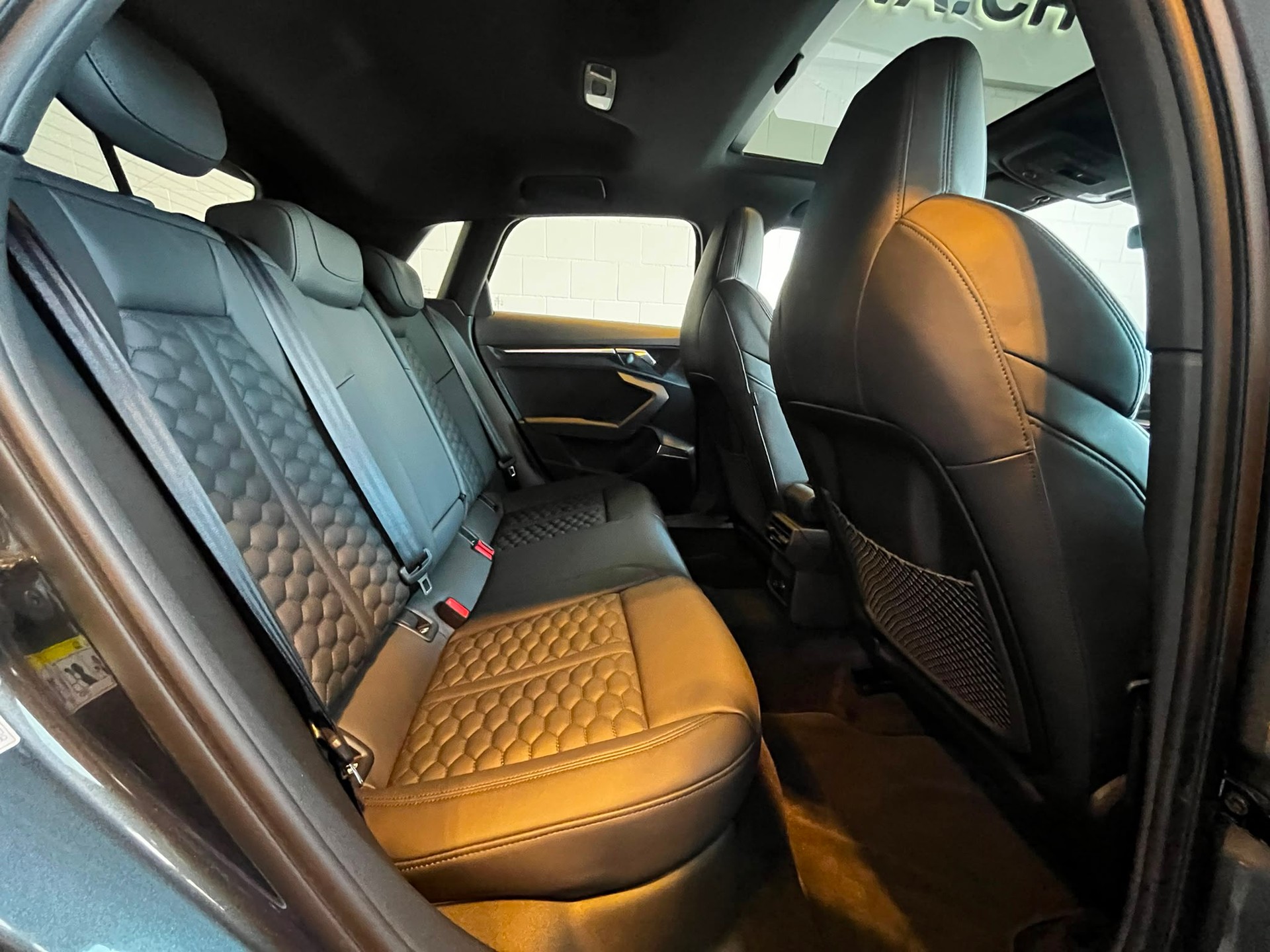 AUDI RS3 Sportback 2.5 TSI quattro S-tronic-image-14