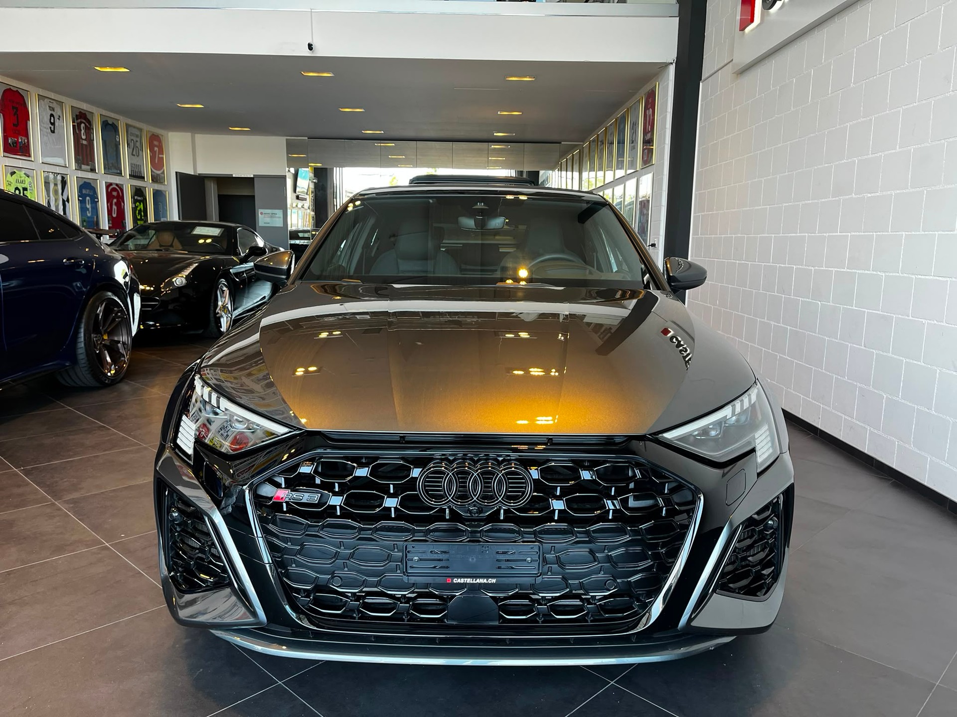 AUDI RS3 Sportback 2.5 TSI quattro S-tronic-showroom-element-2