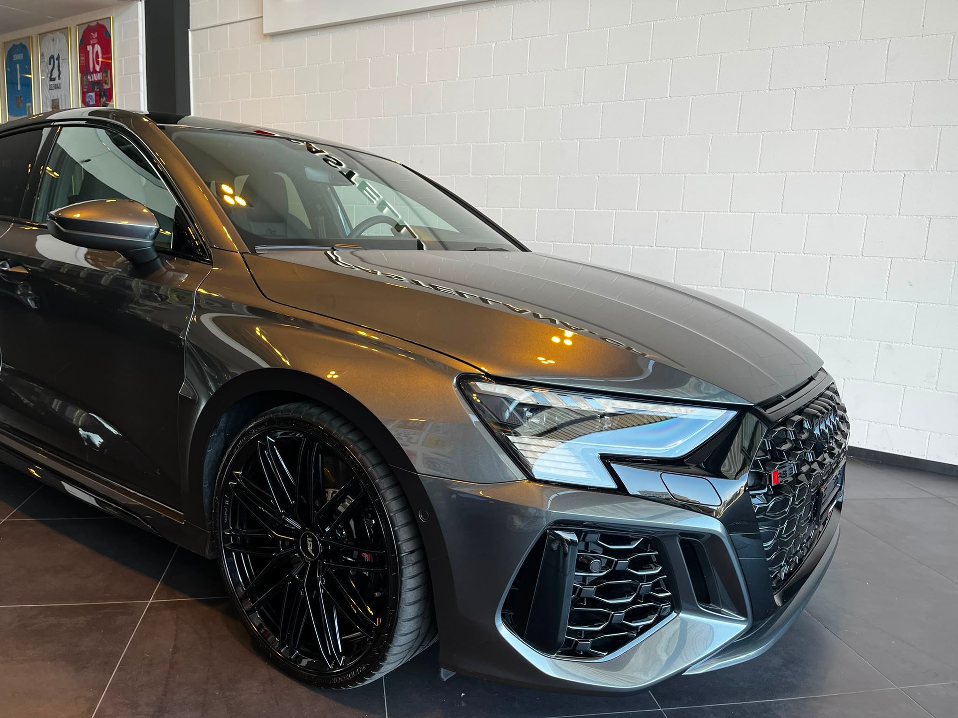 AUDI RS3 Sportback 2.5 TSI quattro S-tronic-showroom-element-1