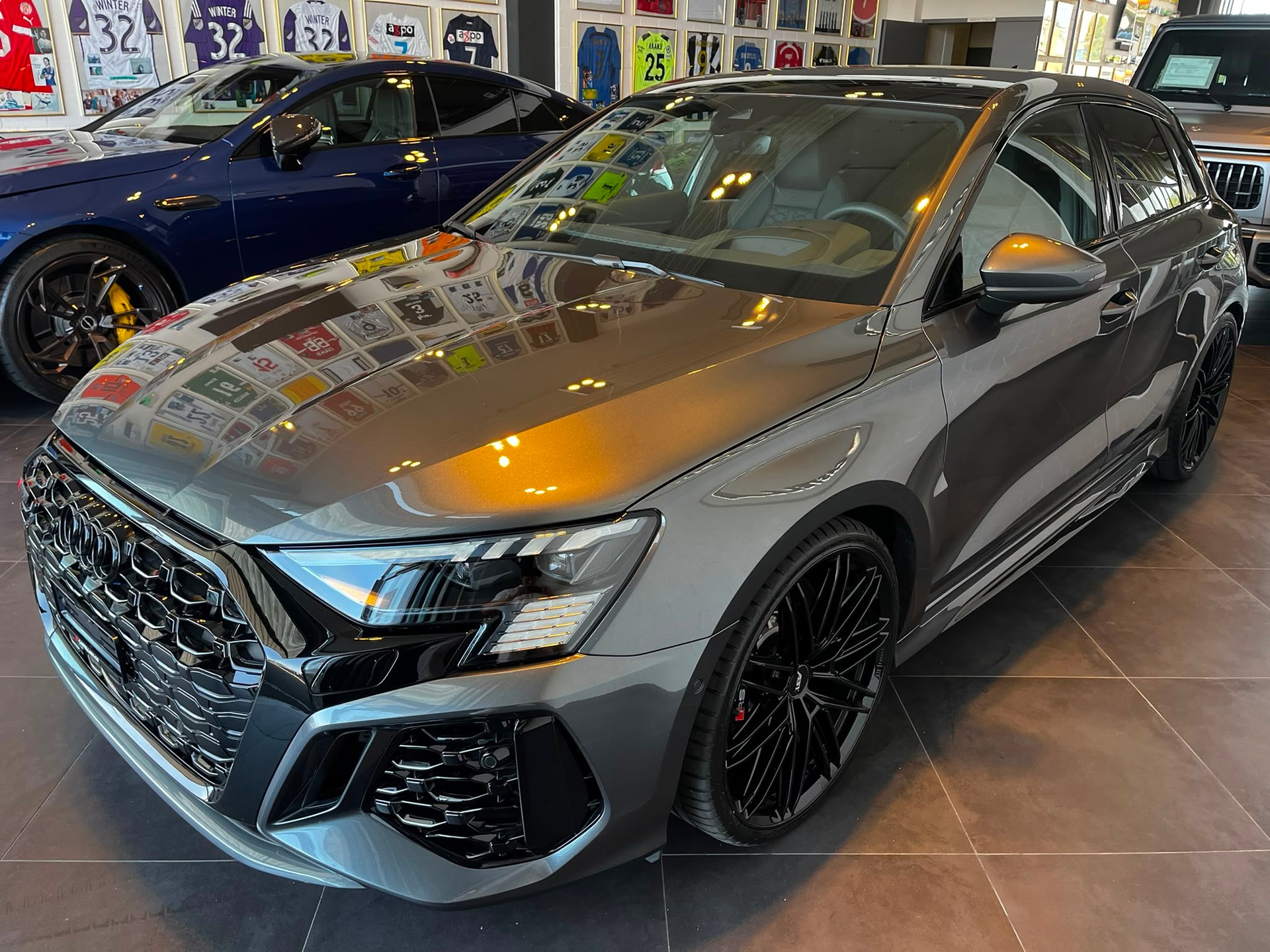 AUDI RS3 Sportback 2.5 TSI quattro S-tronic-showroom-element-3