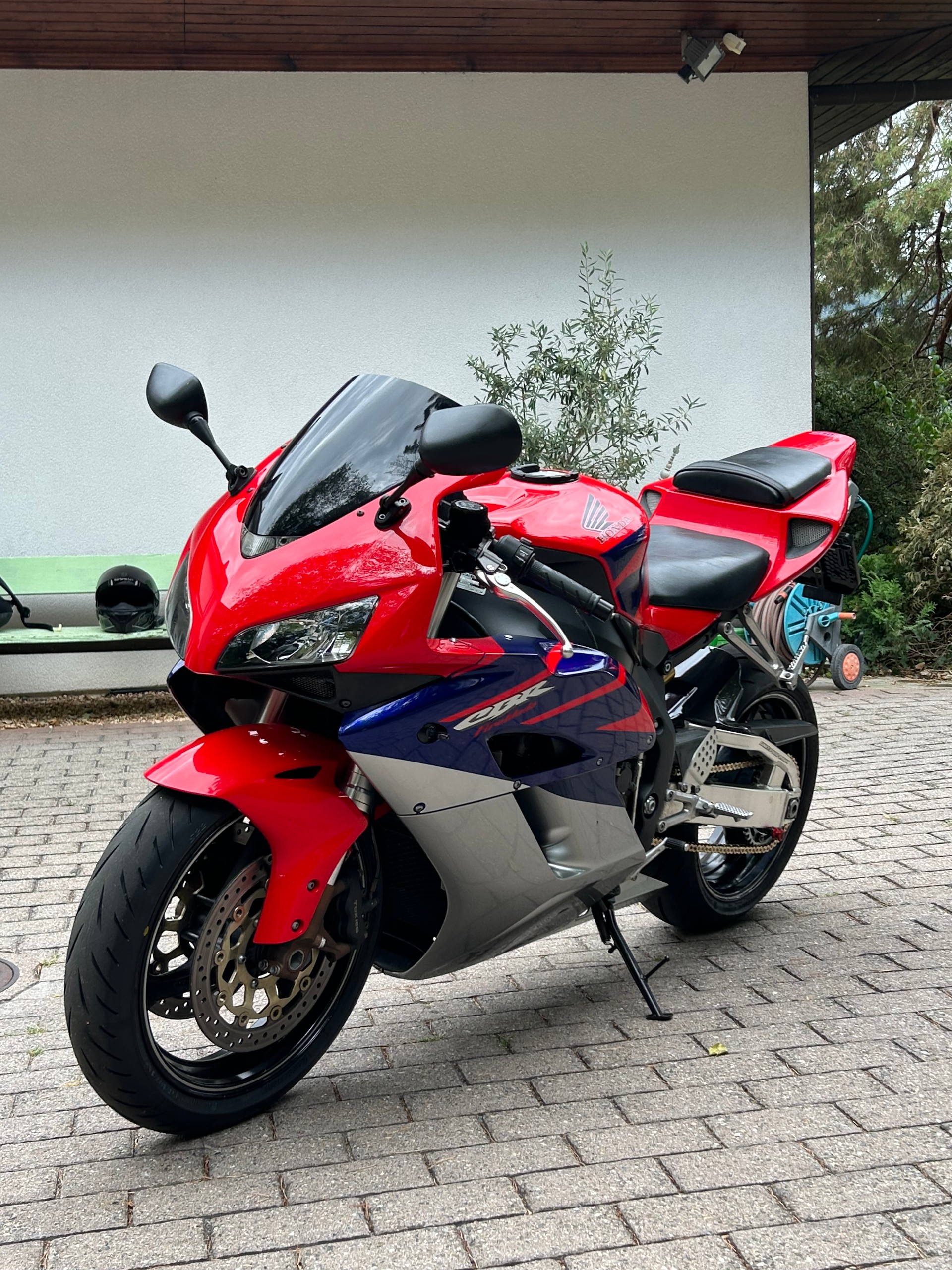 HONDA CBR 1000 RR-image-3