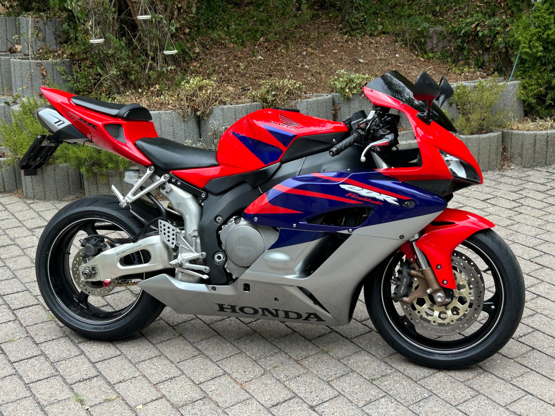 HONDA CBR 1000 RR-image-5