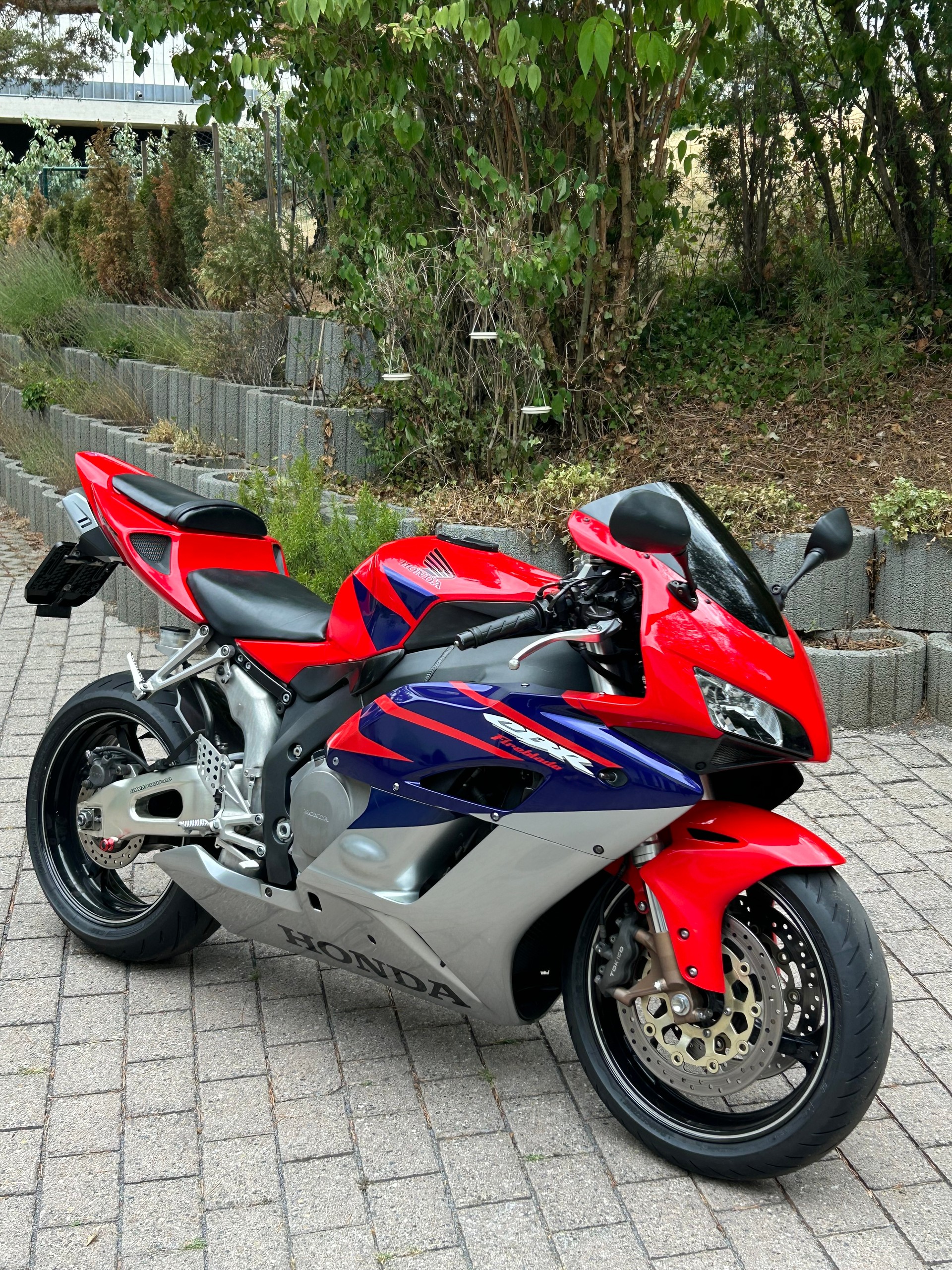 HONDA CBR 1000 RR-image-4