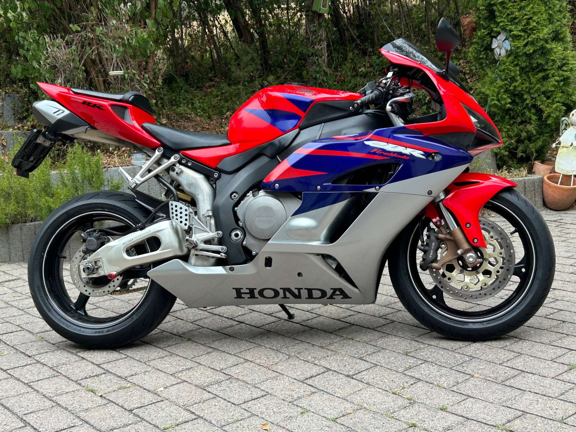 HONDA CBR 1000 RR-image-2