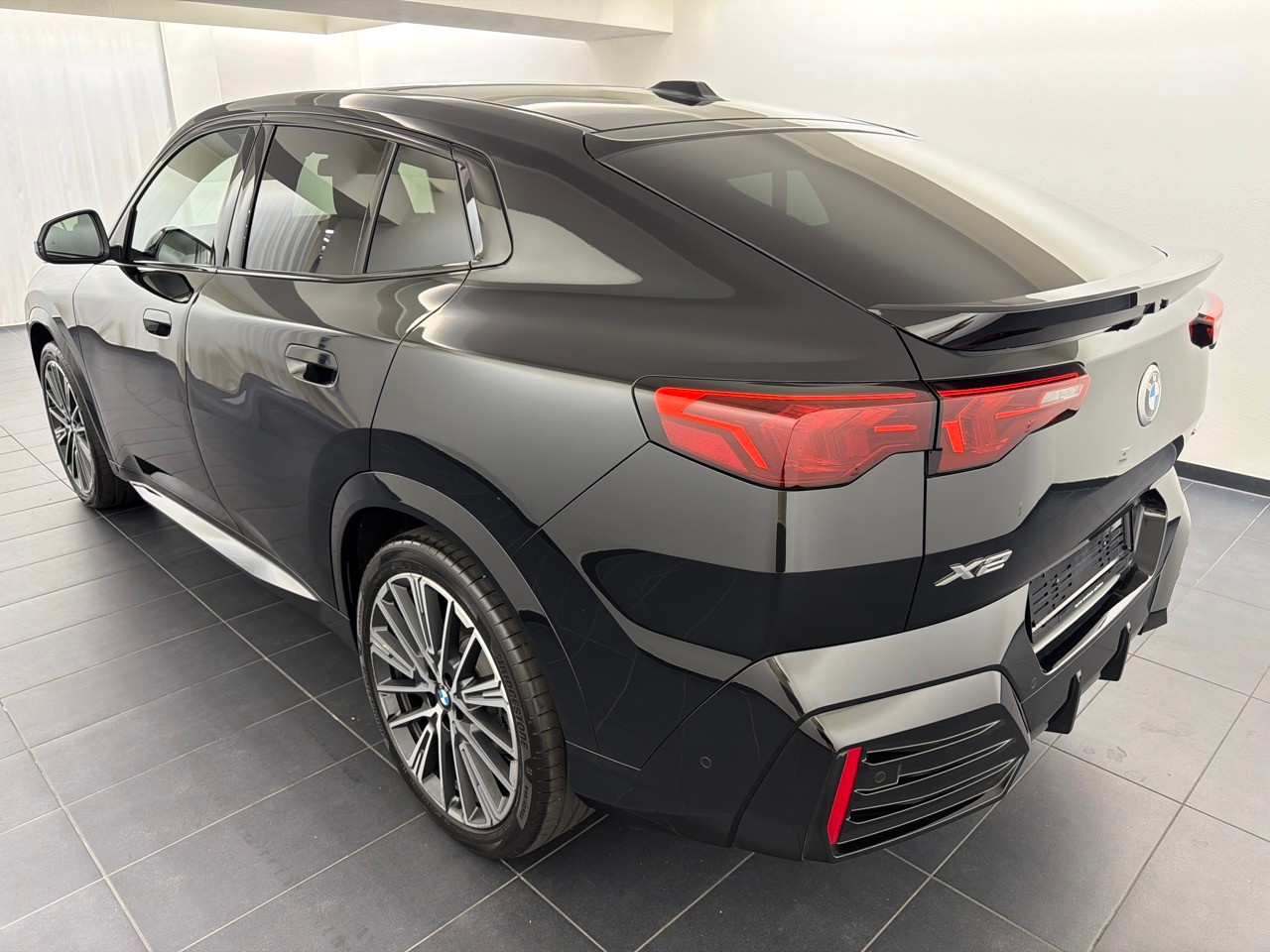 BMW X2 sDrive 20i 48V M Sp.-showroom-element-1
