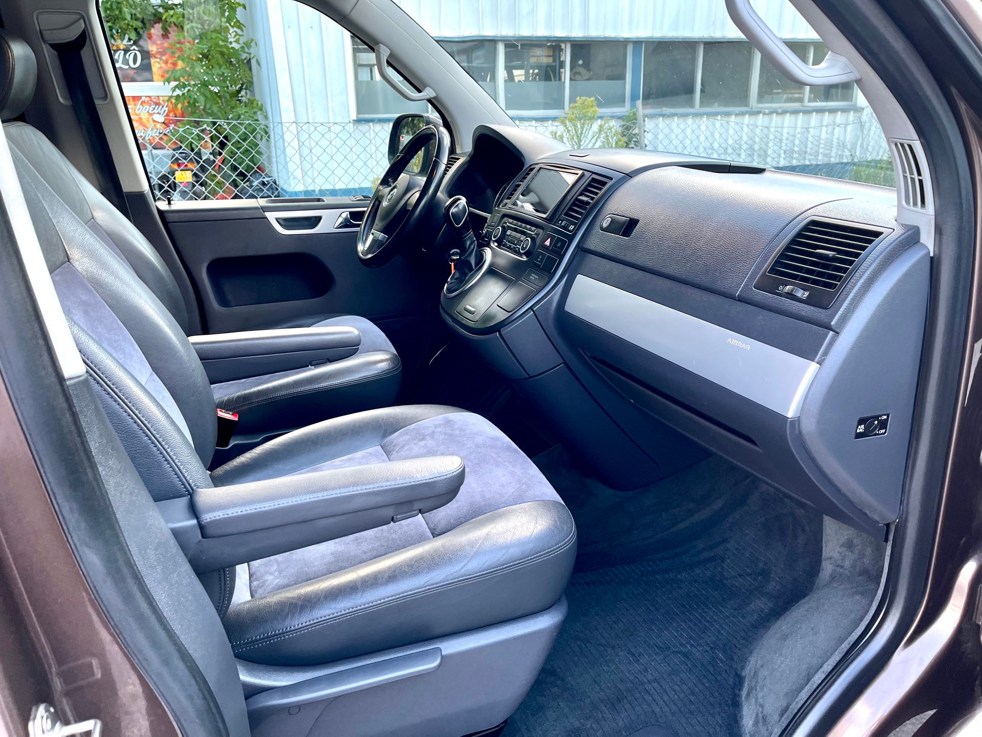 VW T5 Multivan 2.0 TDI CR Family Edition 25 DSG-image-20