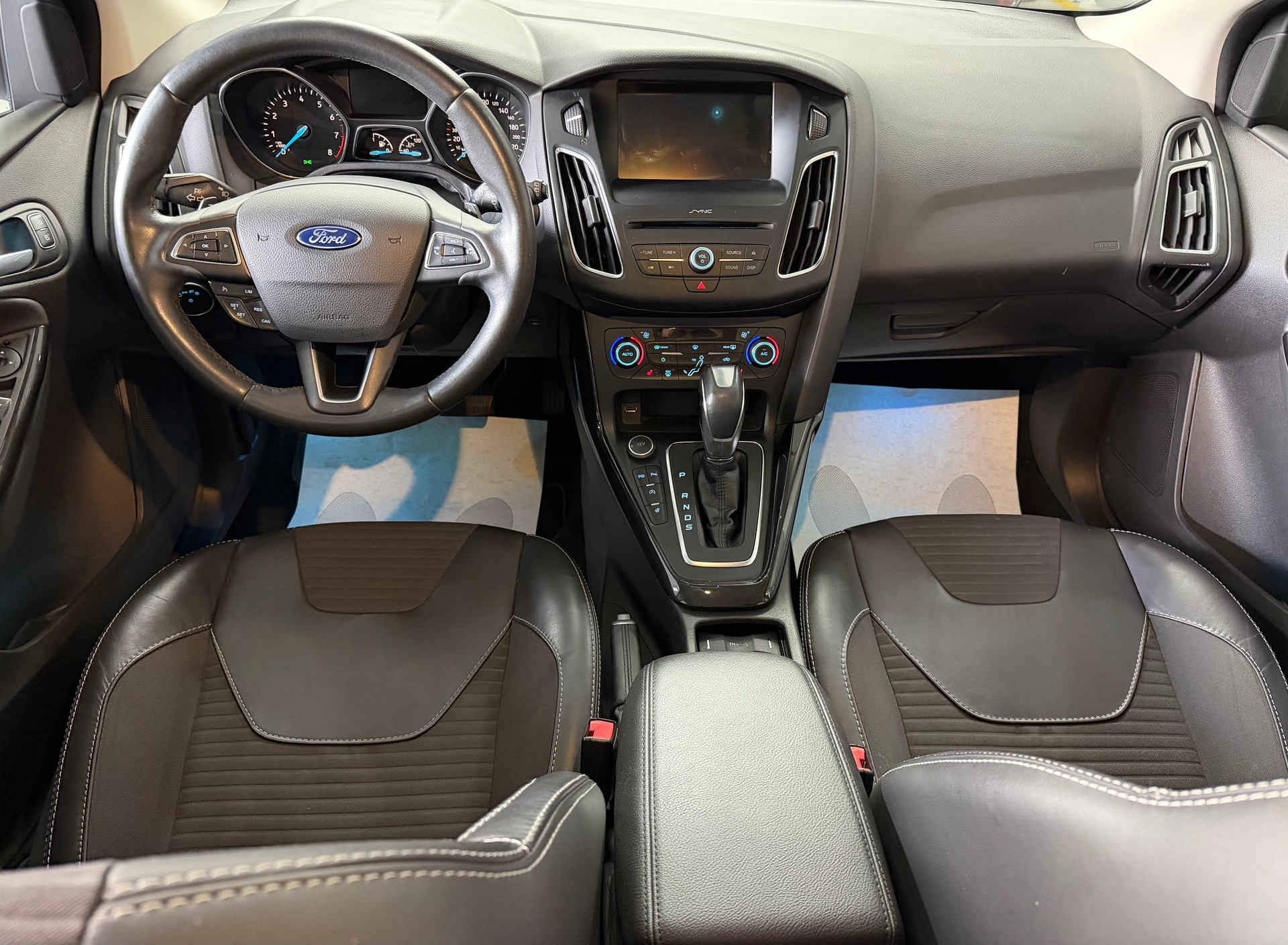 FORD Focus 1.0 SCTi Trend Automatic-showroom-element-3