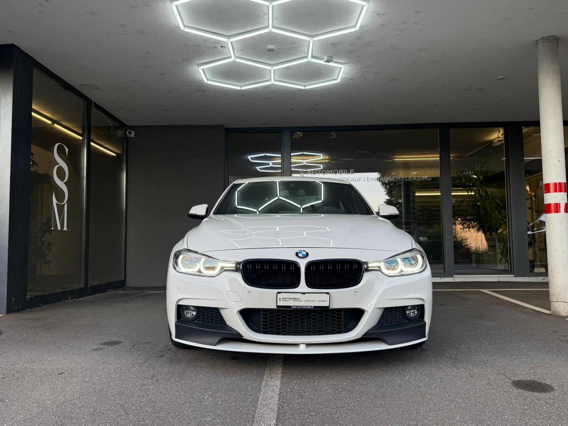 BMW 340i xDrive M Sport *Power & Sound Kit* *//M-Performance Parts* Steptronic-showroom-element-1