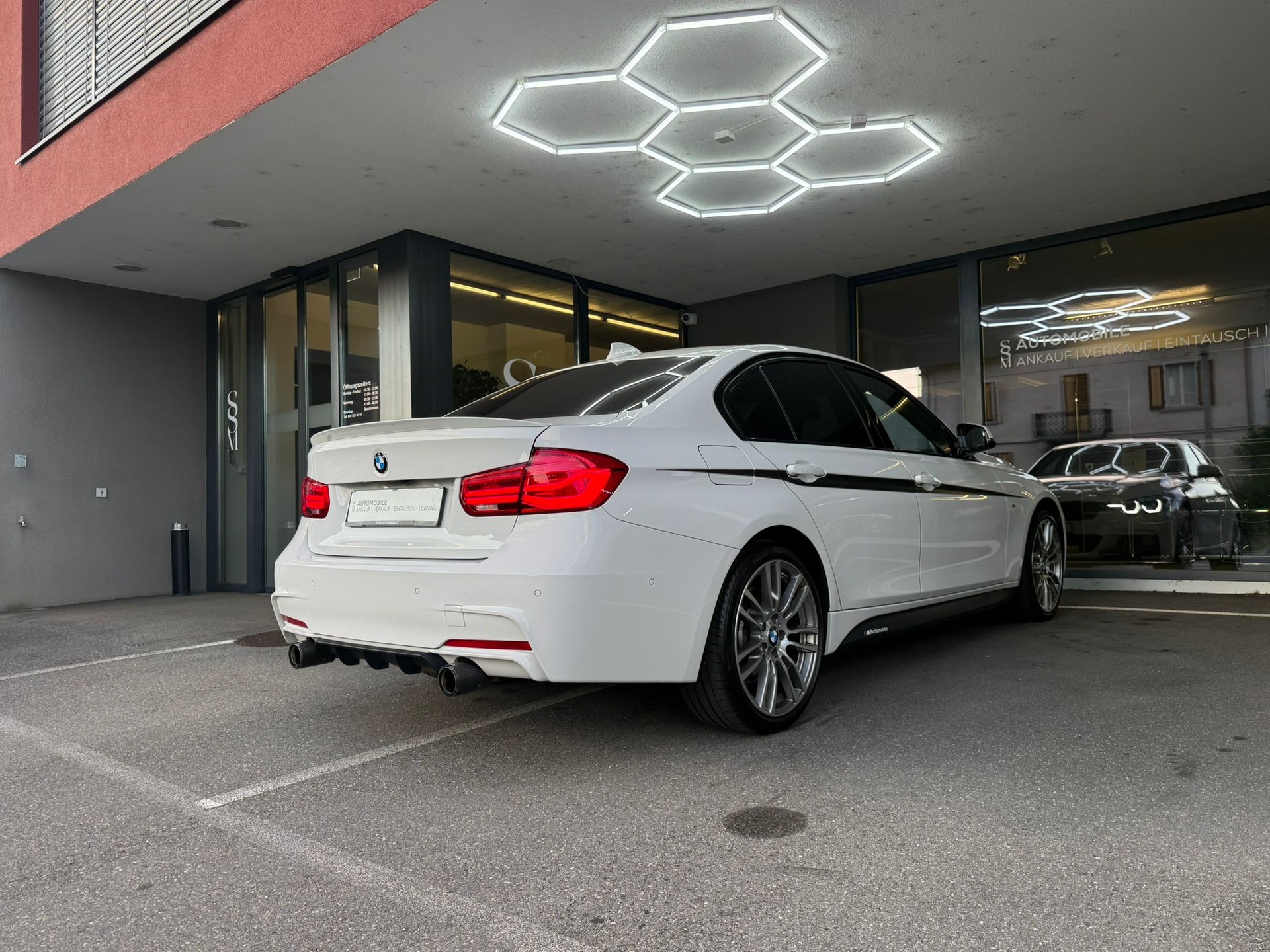BMW 340i xDrive M Sport *Power & Sound Kit* *//M-Performance Parts* Steptronic-showroom-element-3