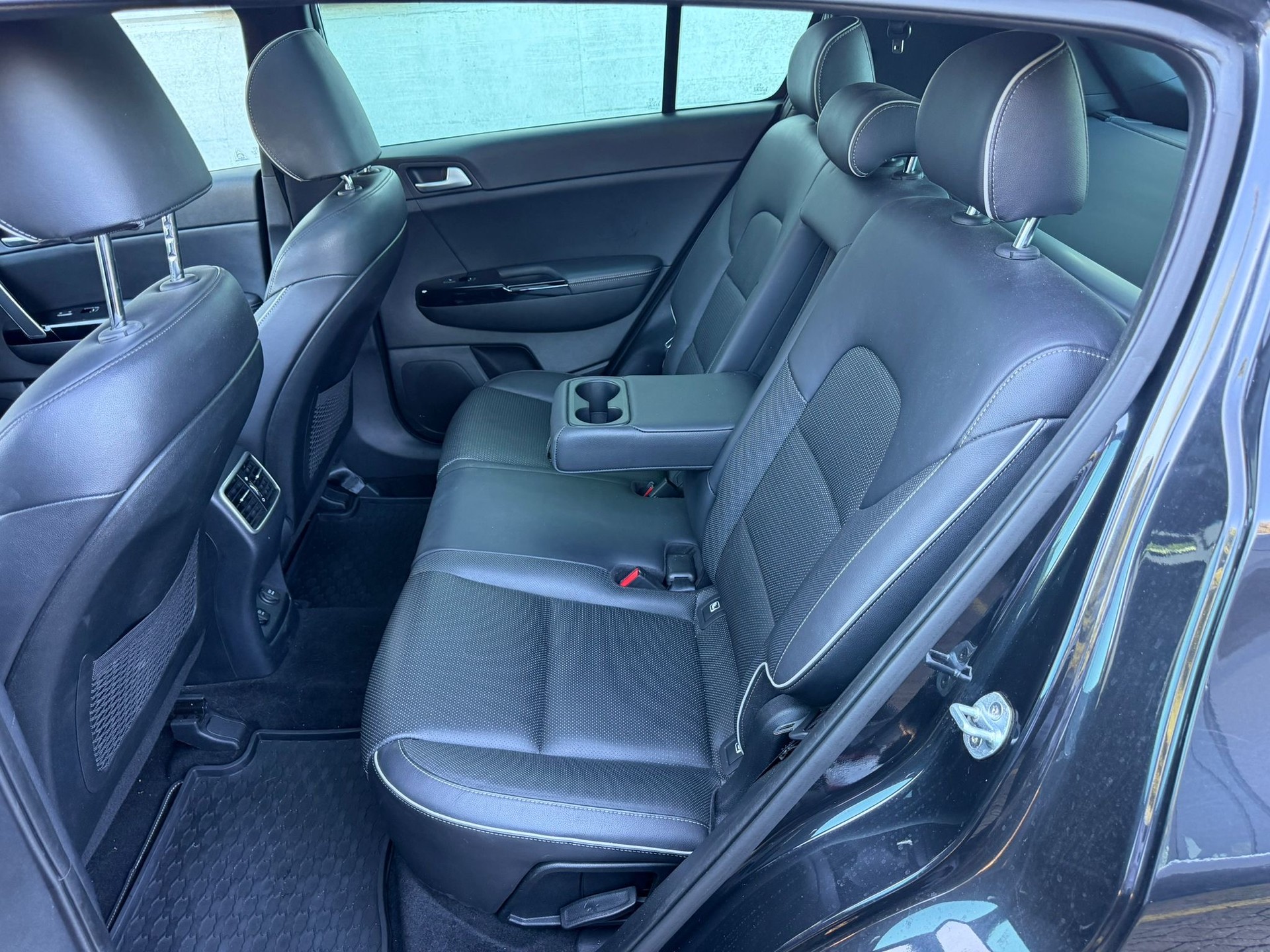 KIA Sportage 2.0CRDi Style GT Line 4WD Automat-image-12