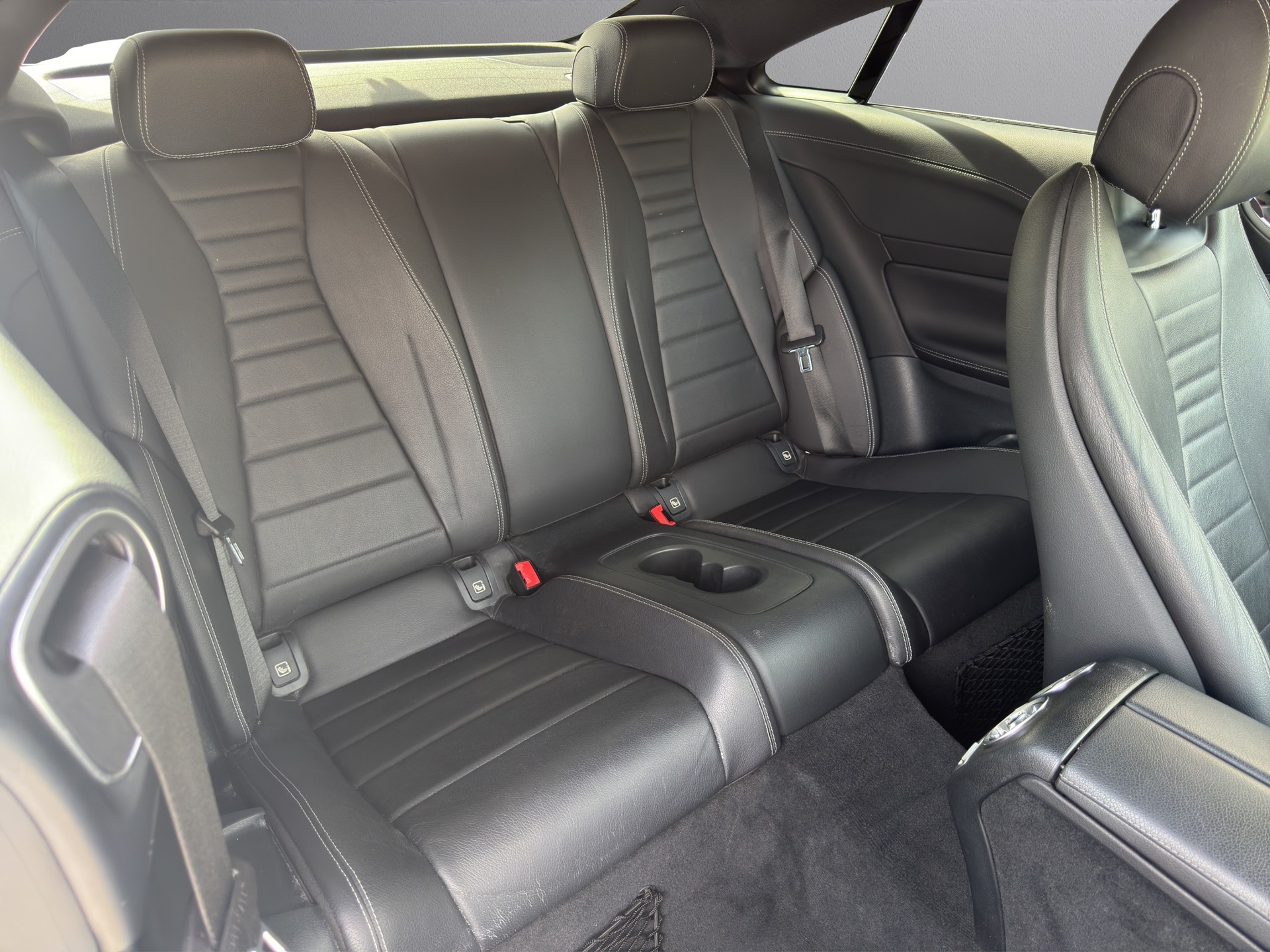 MERCEDES-BENZ E 200 Coupé AMG Line 9G-Tronic-image-16