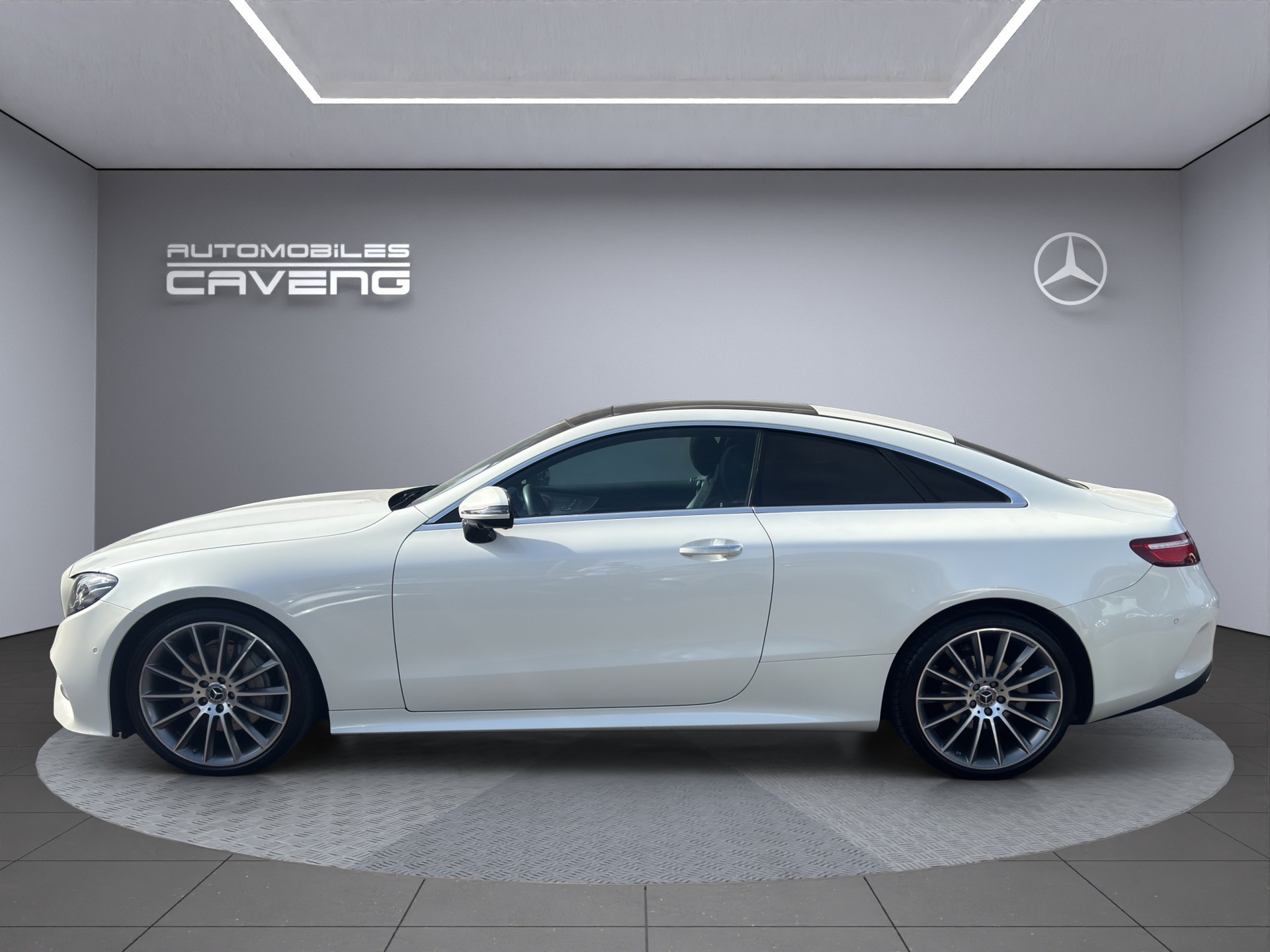 MERCEDES-BENZ E 200 Coupé AMG Line 9G-Tronic-showroom-element-1