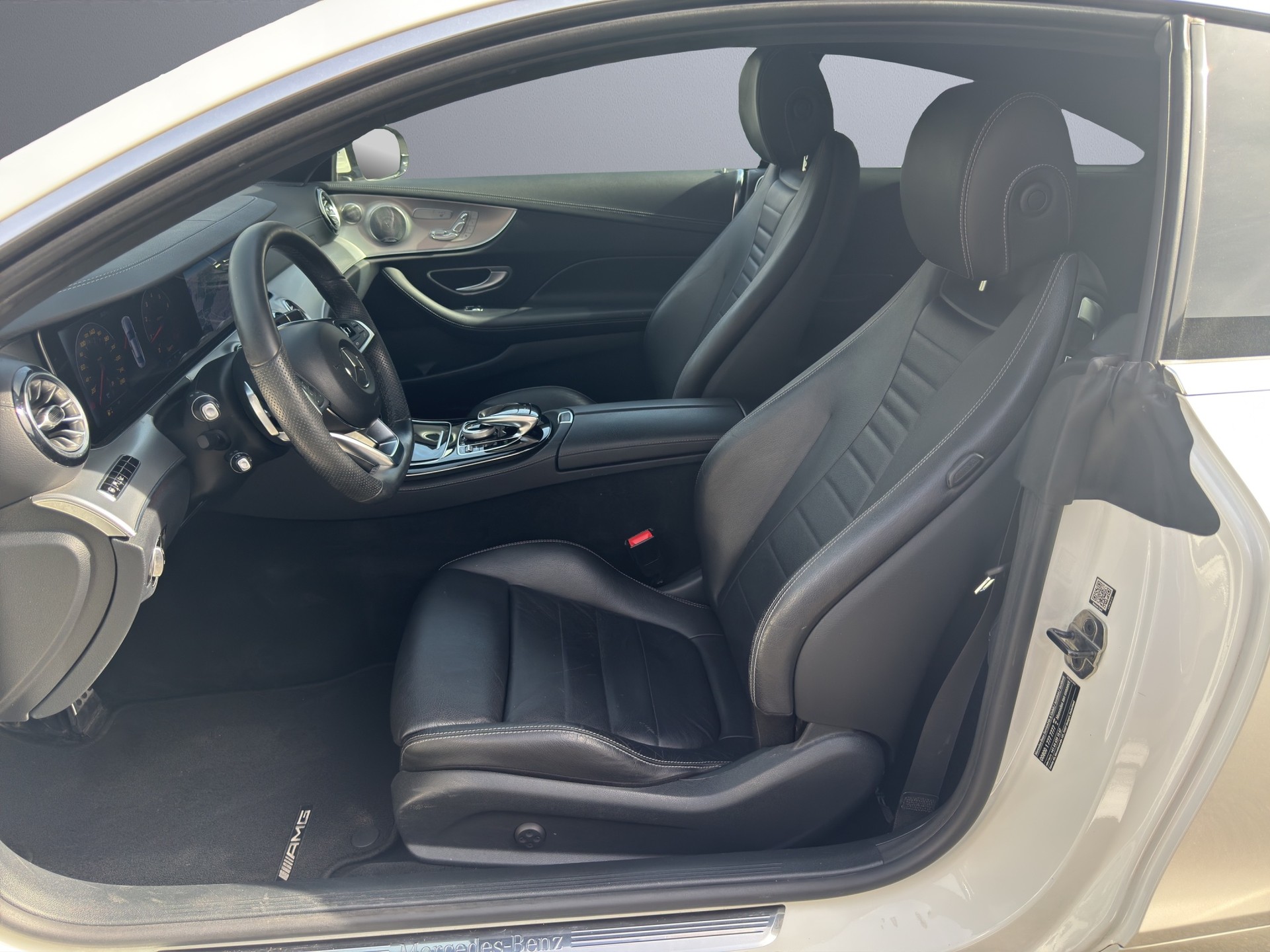MERCEDES-BENZ E 200 Coupé AMG Line 9G-Tronic-image-10