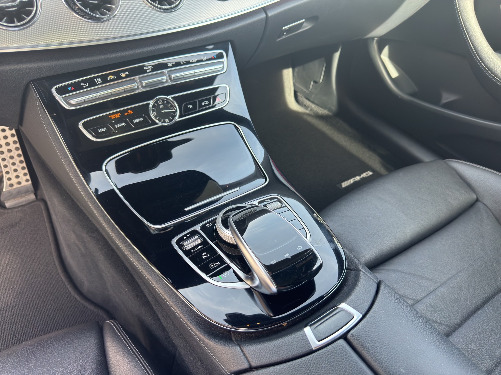 MERCEDES-BENZ E 200 Coupé AMG Line 9G-Tronic-image-13