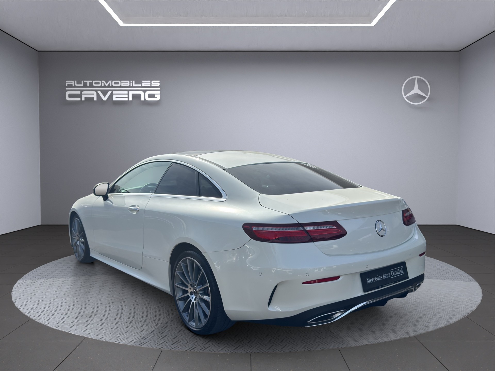 MERCEDES-BENZ E 200 Coupé AMG Line 9G-Tronic-showroom-element-2
