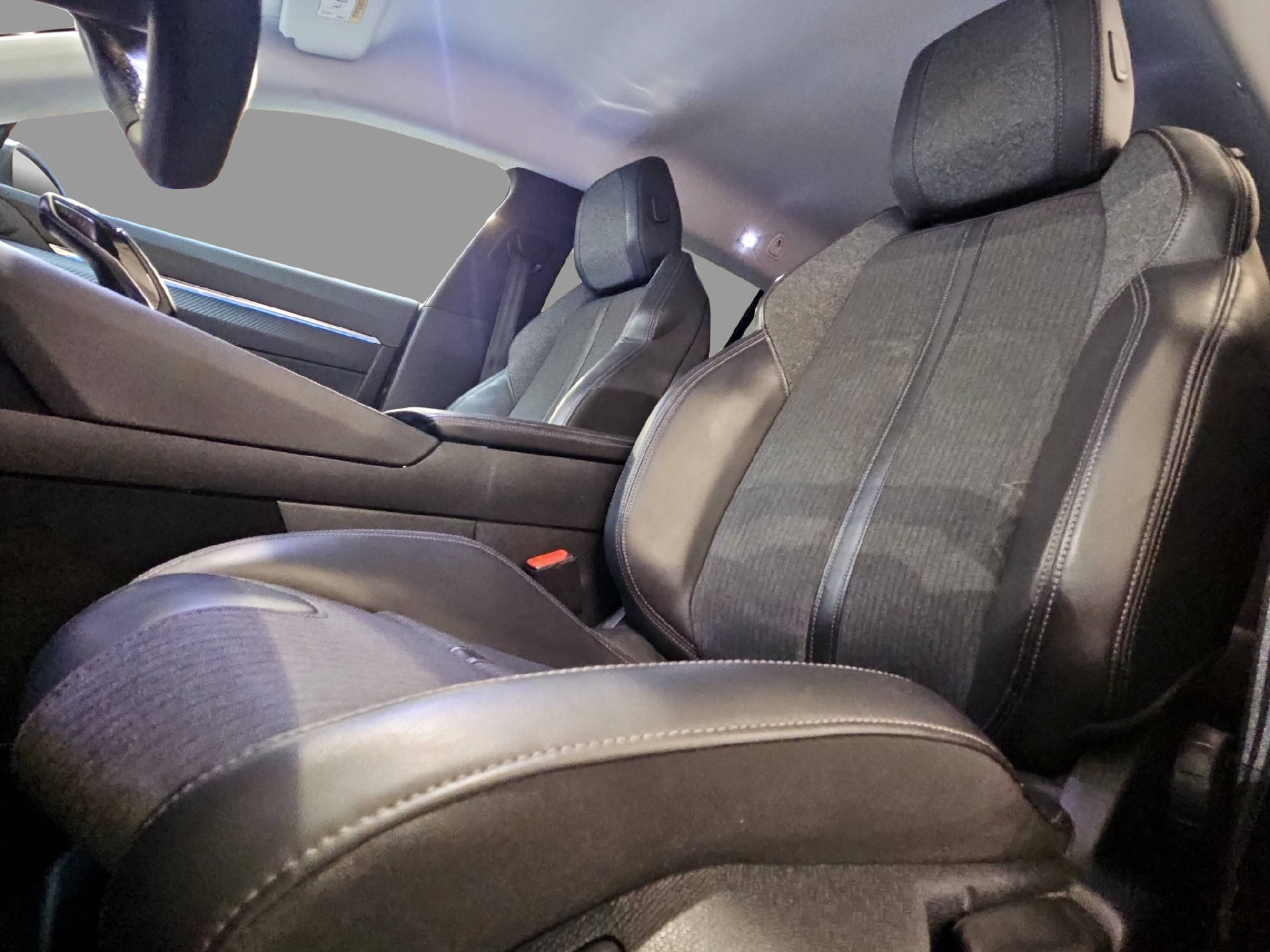 PEUGEOT 508 SW 1.6 PureTech Allure-image-16