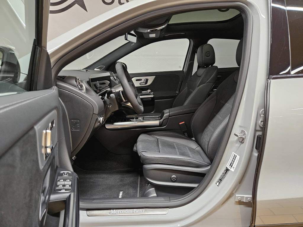 MERCEDES-BENZ GLA 250 4Matic AMG Line Swiss Star-image-6