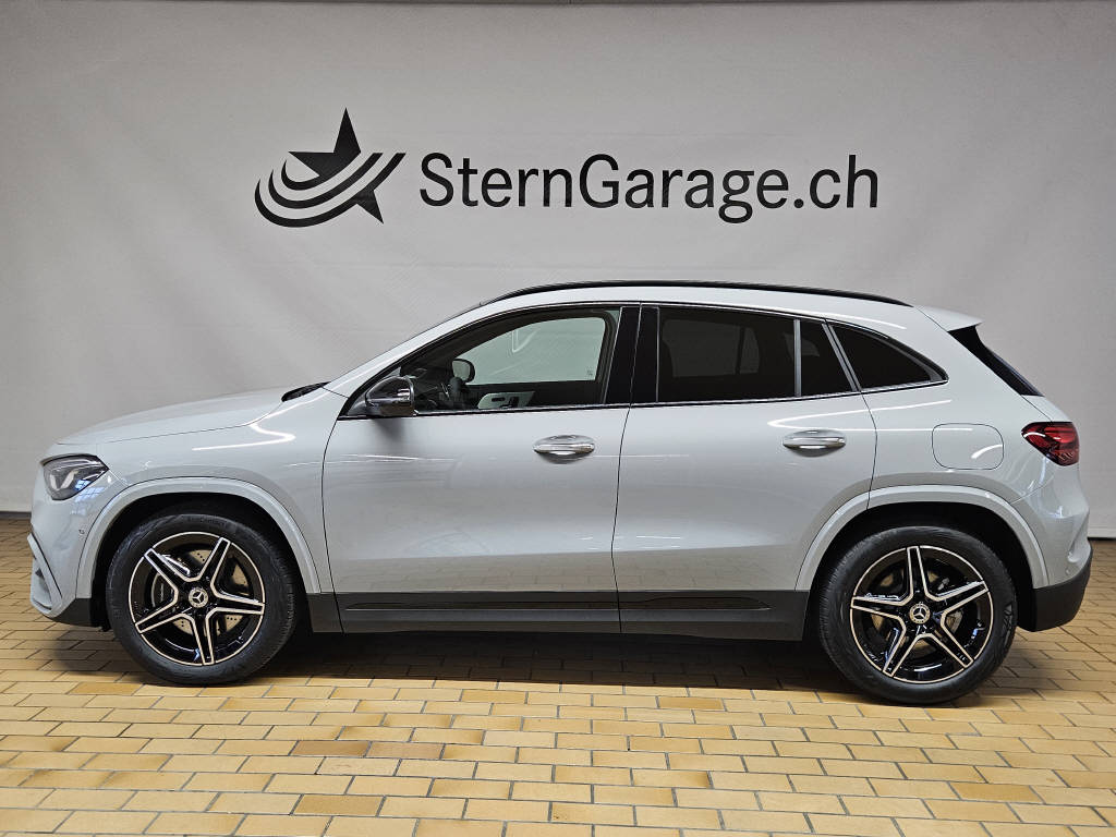 MERCEDES-BENZ GLA 250 4Matic AMG Line Swiss Star-showroom-element-1