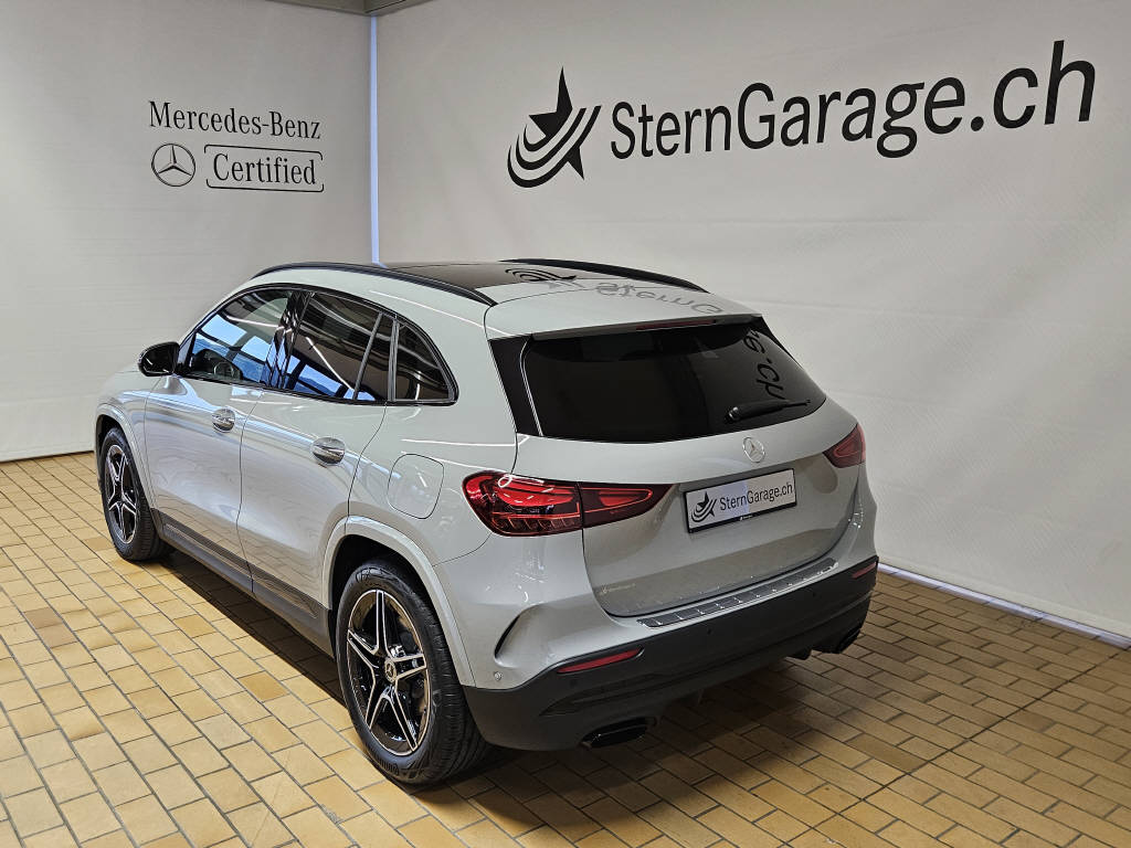 MERCEDES-BENZ GLA 250 4Matic AMG Line Swiss Star-showroom-element-2