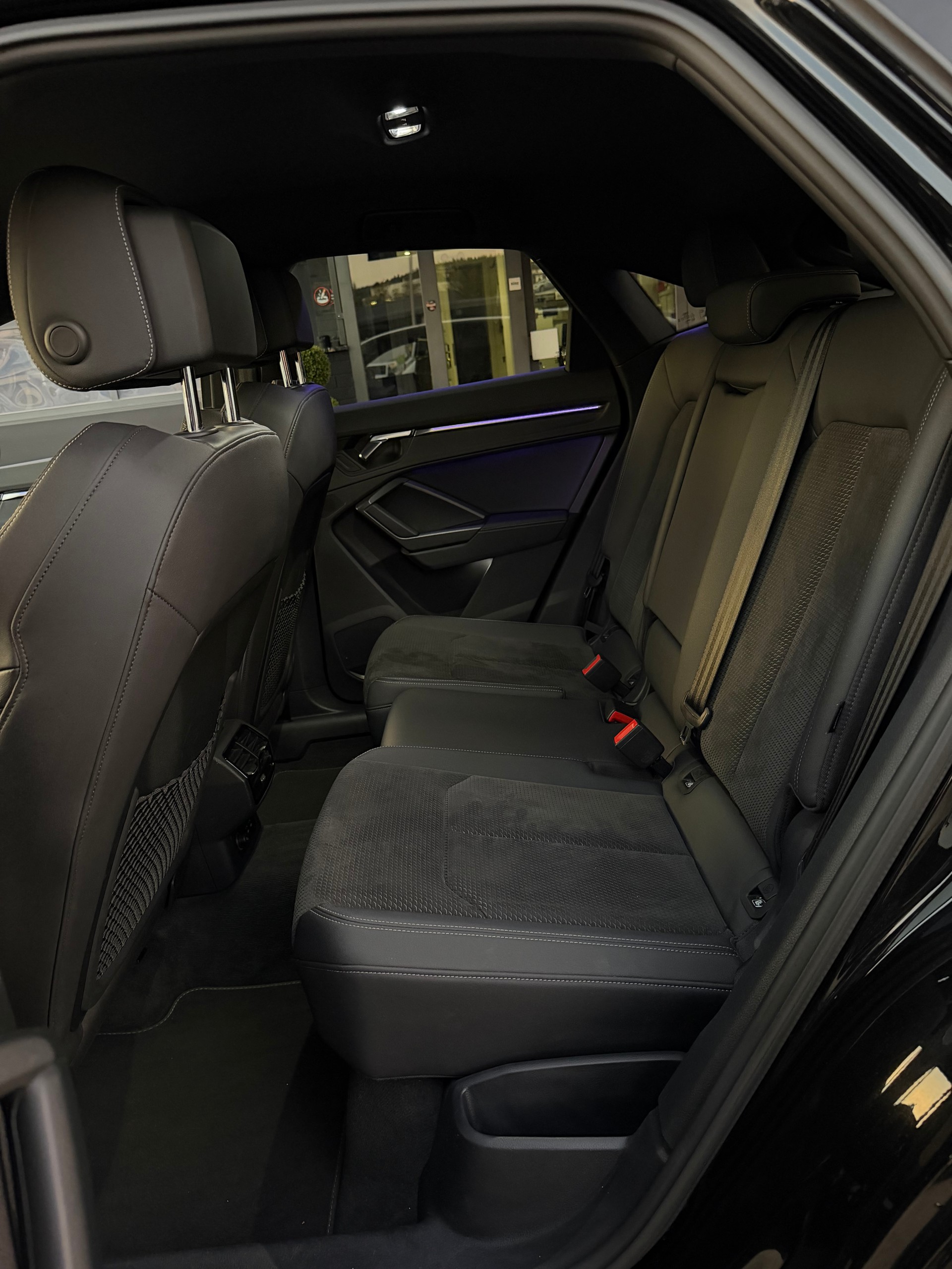 AUDI Q3 Sportback 40 TDI S line Attraction quattro S-tronic-image-25