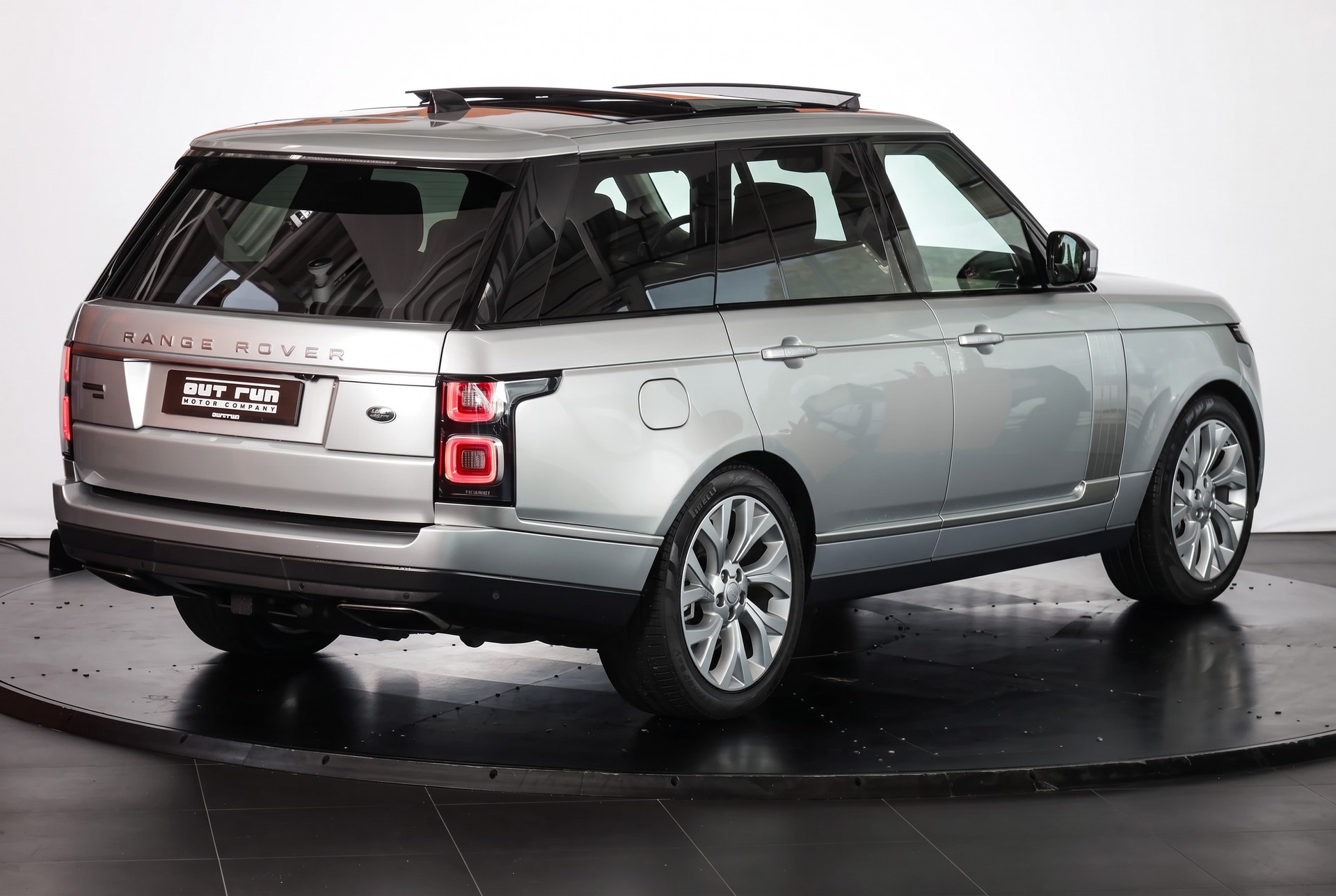 LAND ROVER Range Rover 2.0 Si4 P400e PHEV AutobiographyAutomatic • Head-Up • Meridian Reference • Attelage-image-5