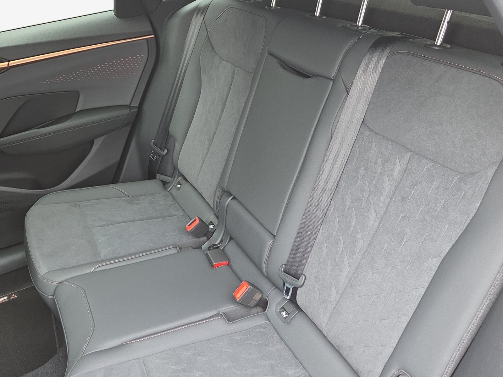 CUPRA Terramar 1.5 eHybrid DSG-image-11