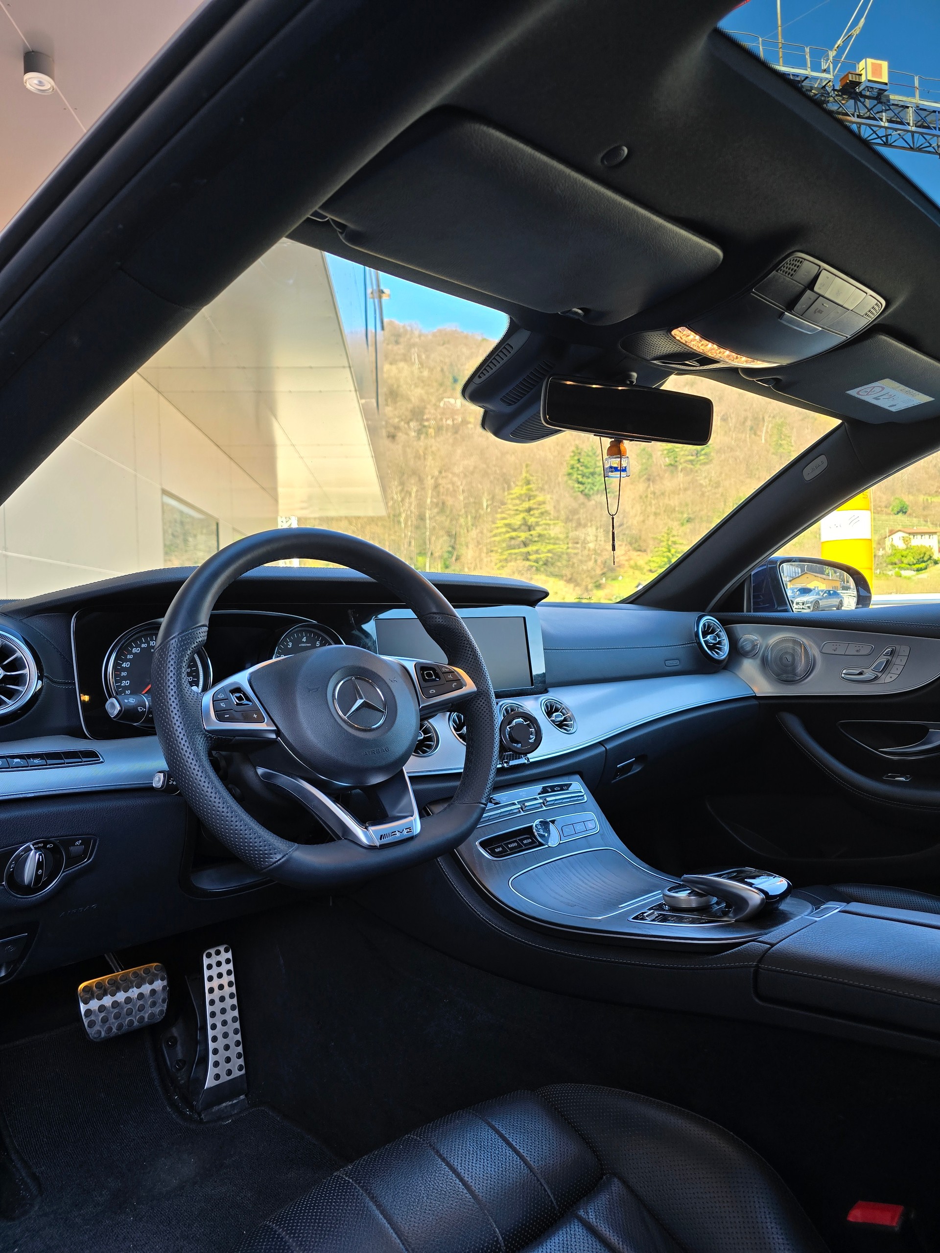 MERCEDES-BENZ E 400 AMG Line 4matic-image-6
