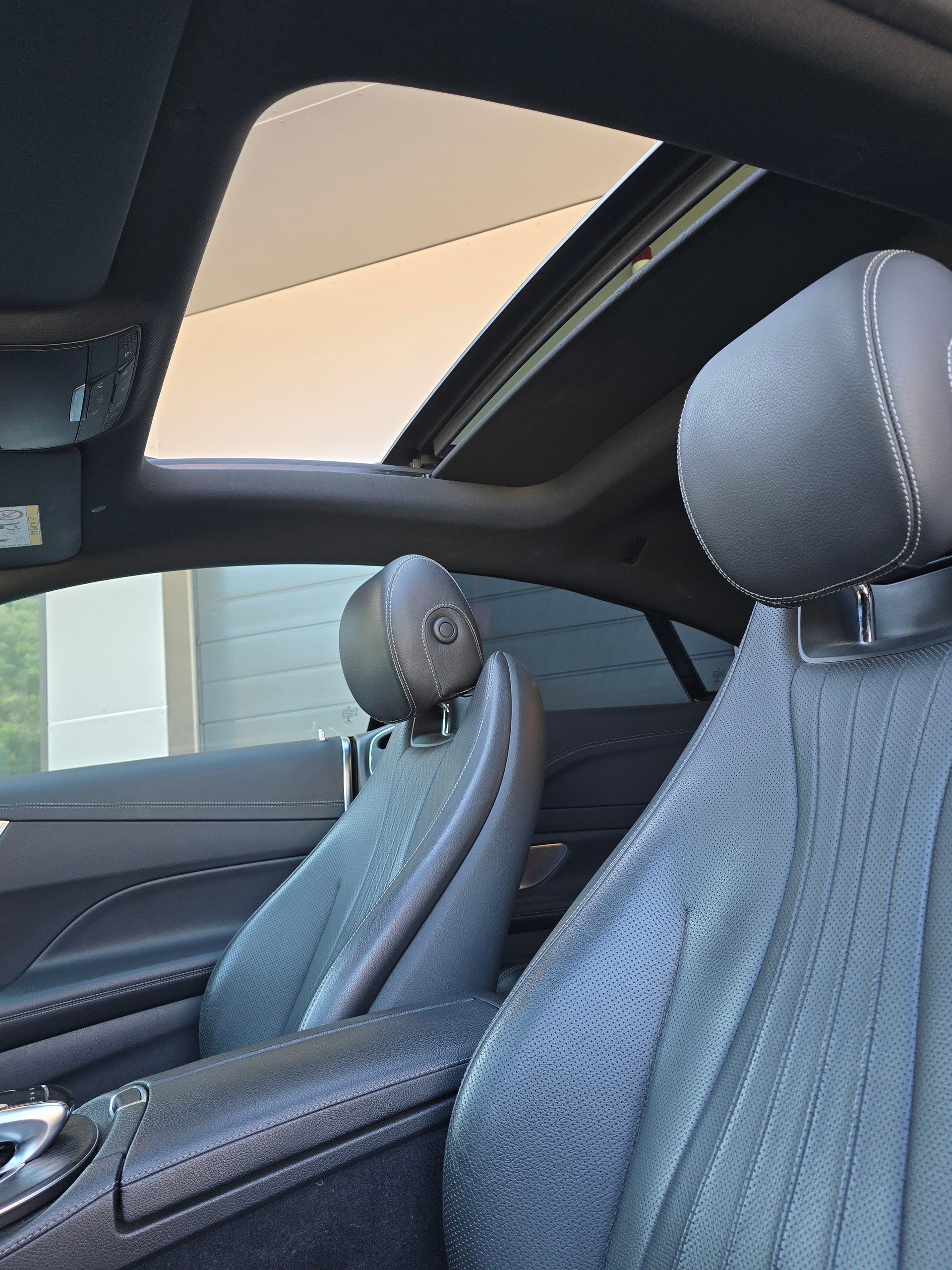 MERCEDES-BENZ E 400 AMG Line 4matic-image-5