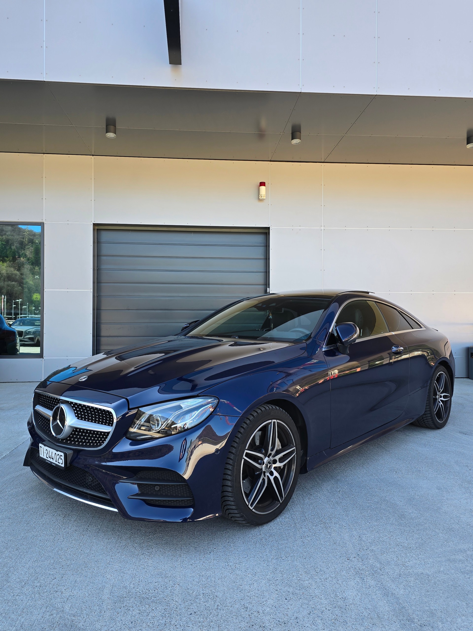 MERCEDES-BENZ E 400 AMG Line 4matic