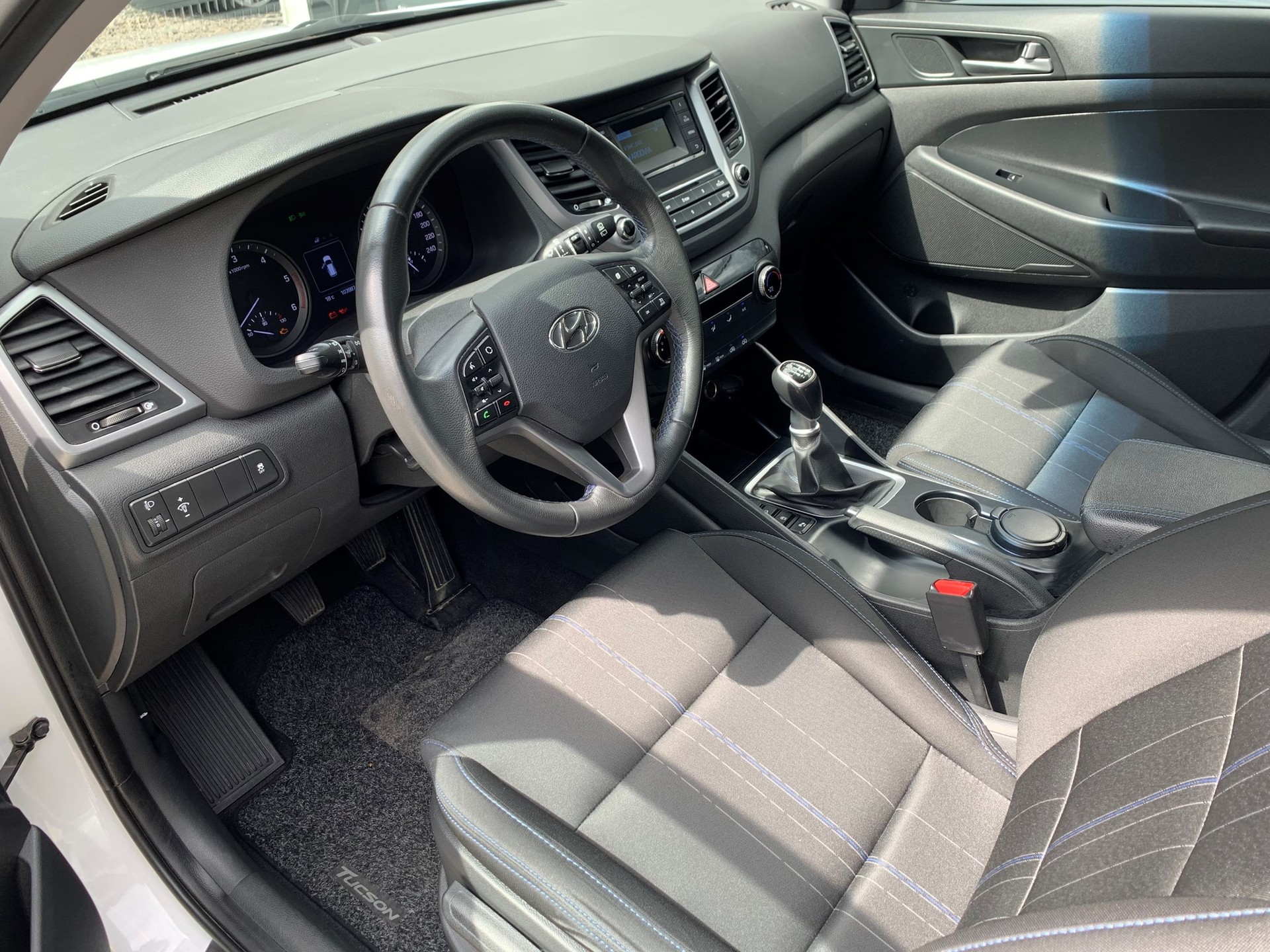 HYUNDAI Tucson 1.7 CRDI Origo 2WD-image-9
