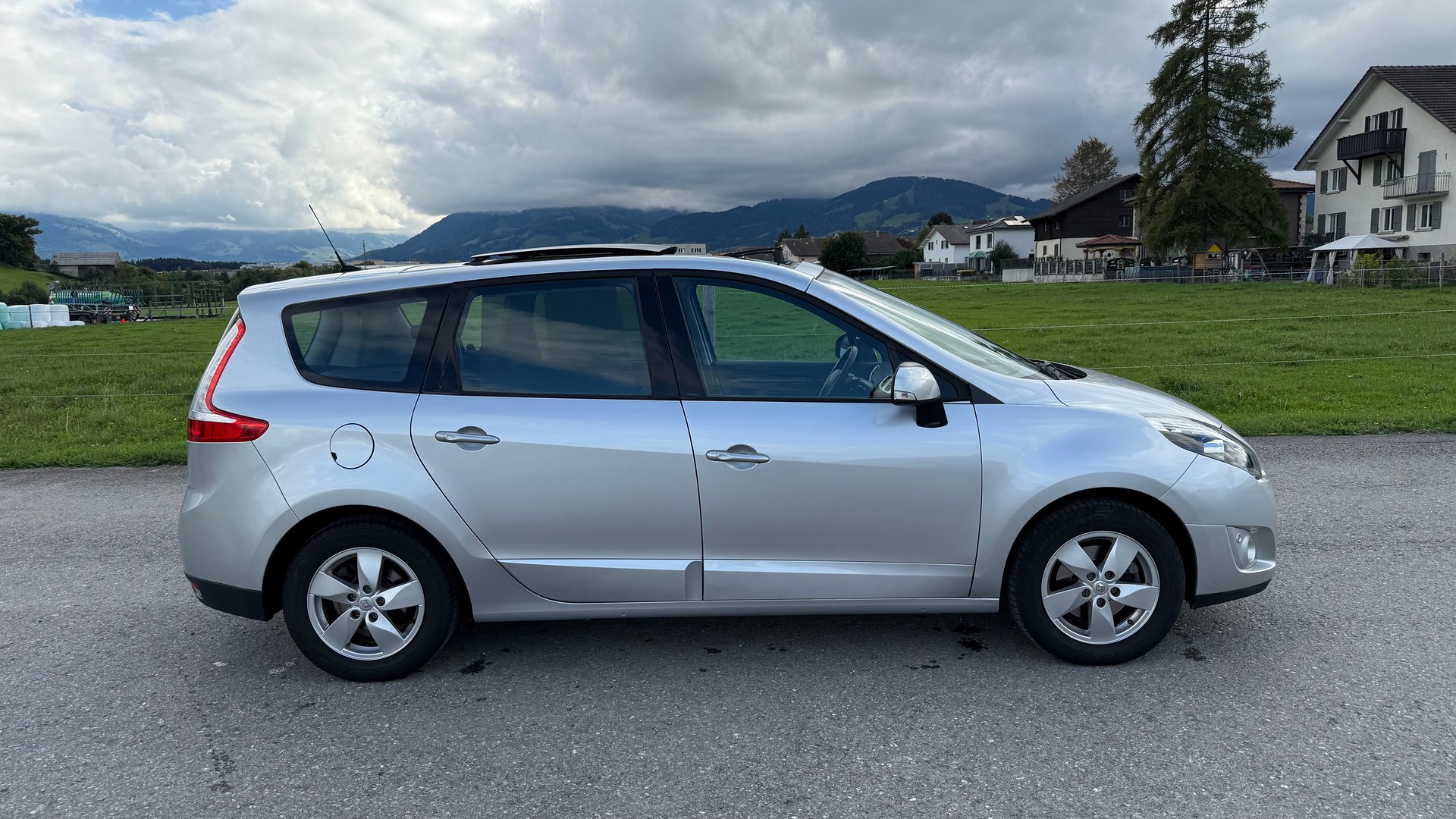 RENAULT Grand Scénic 1.4 16V Turbo Dynamique-image-7