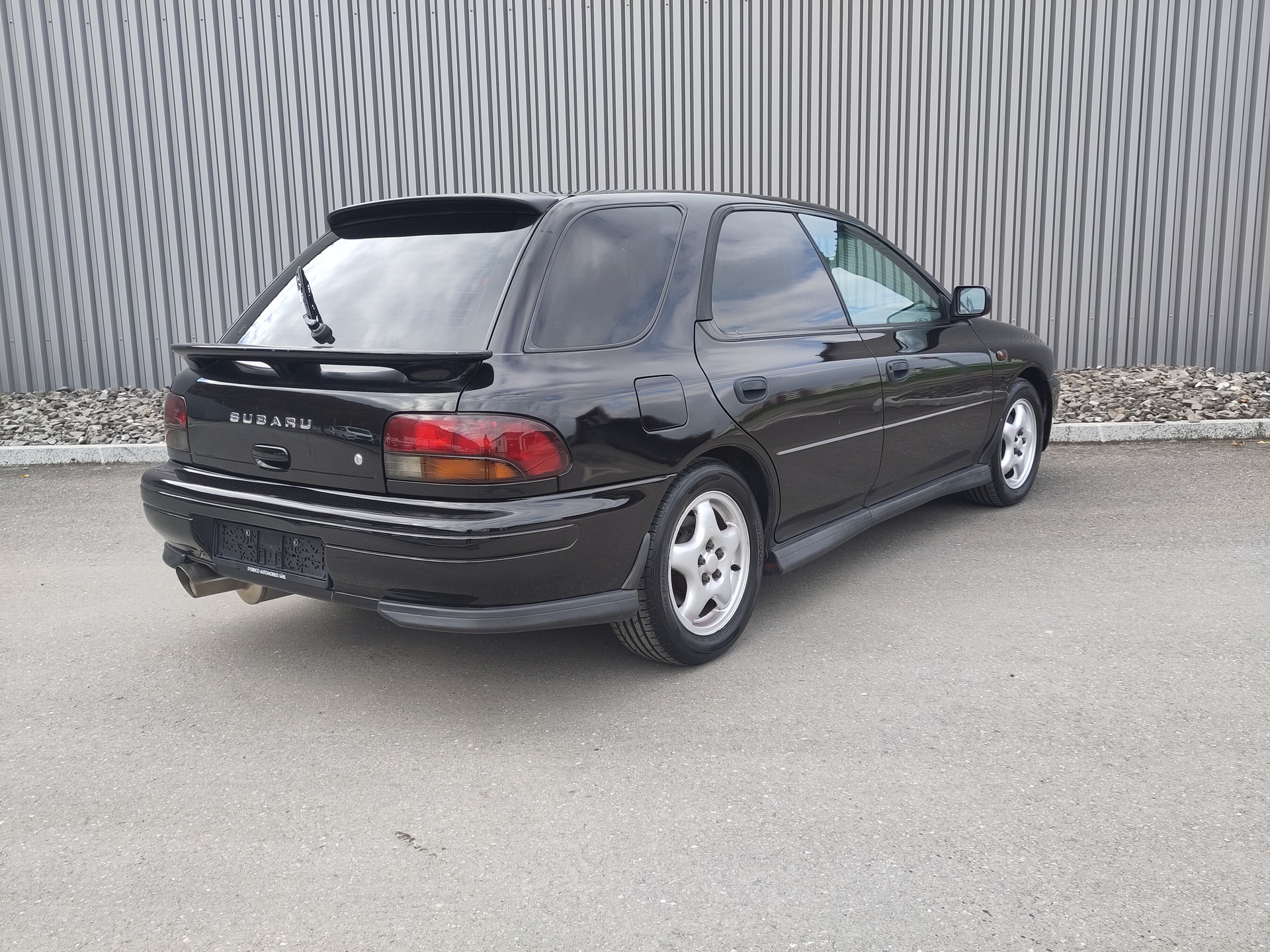 SUBARU Impreza 2.0 Turbo-showroom-element-2