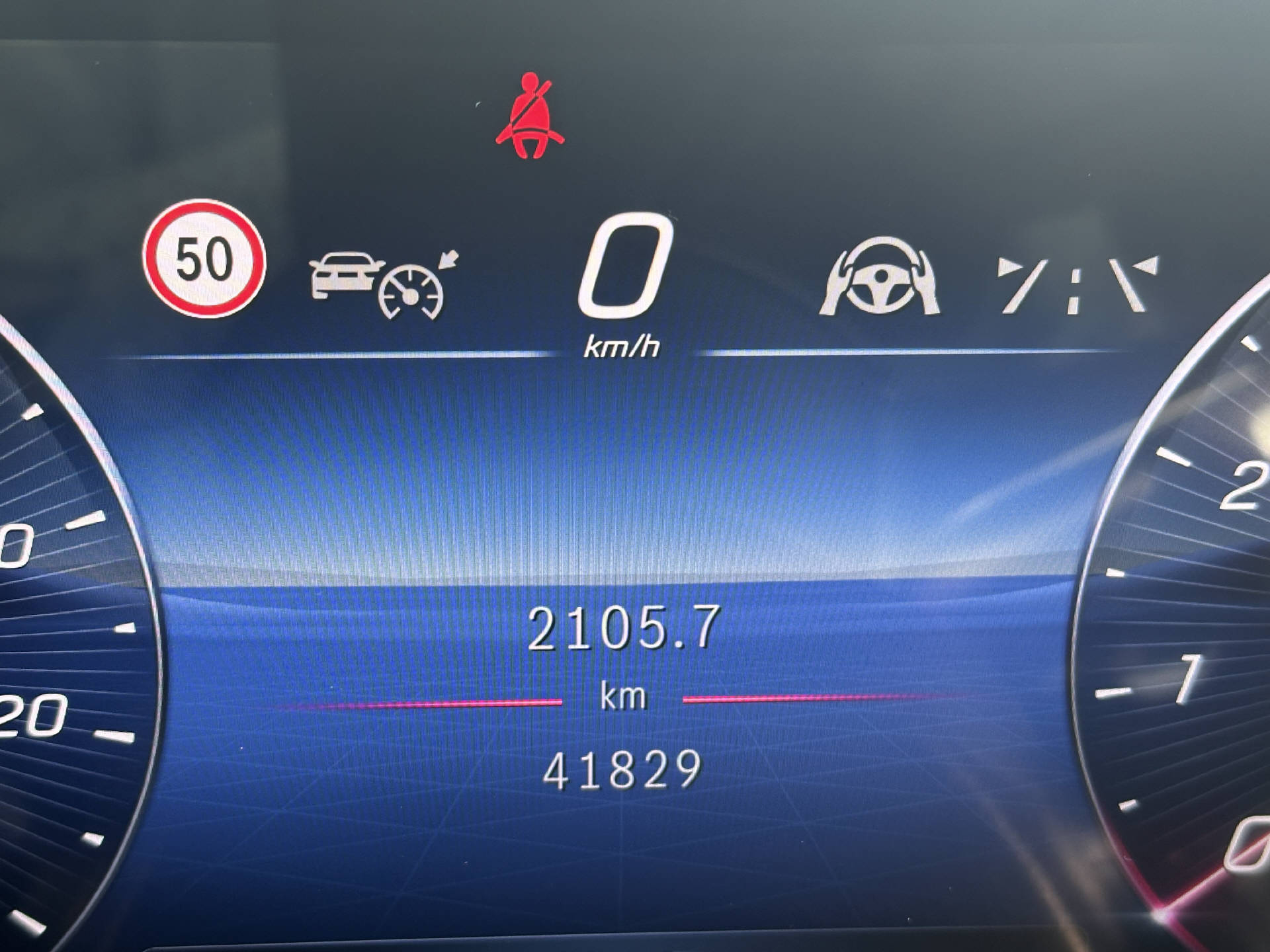 MERCEDES-BENZ GLC 200 AMG Line 4matic-image-14