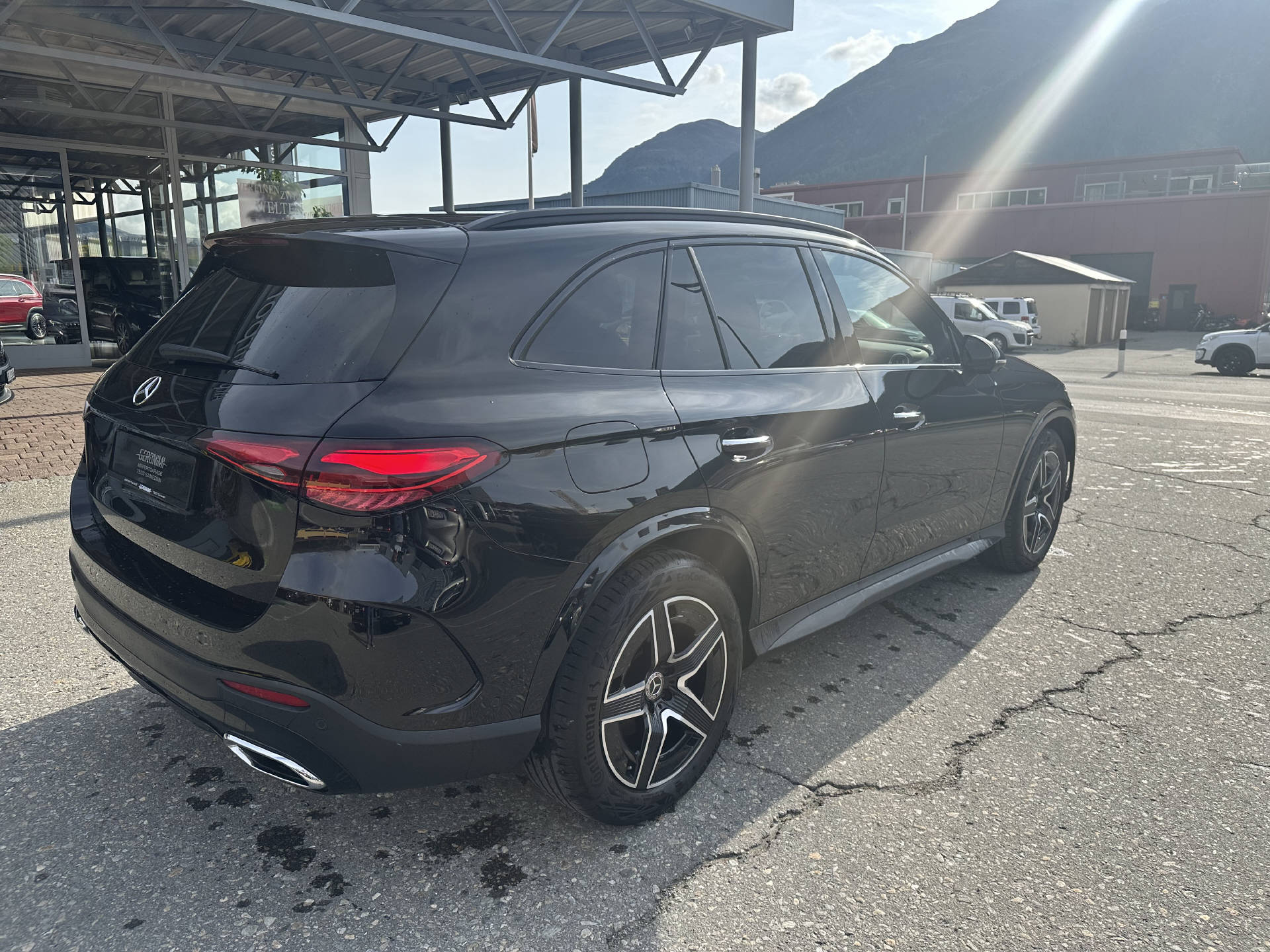 MERCEDES-BENZ GLC 200 AMG Line 4matic-image-8