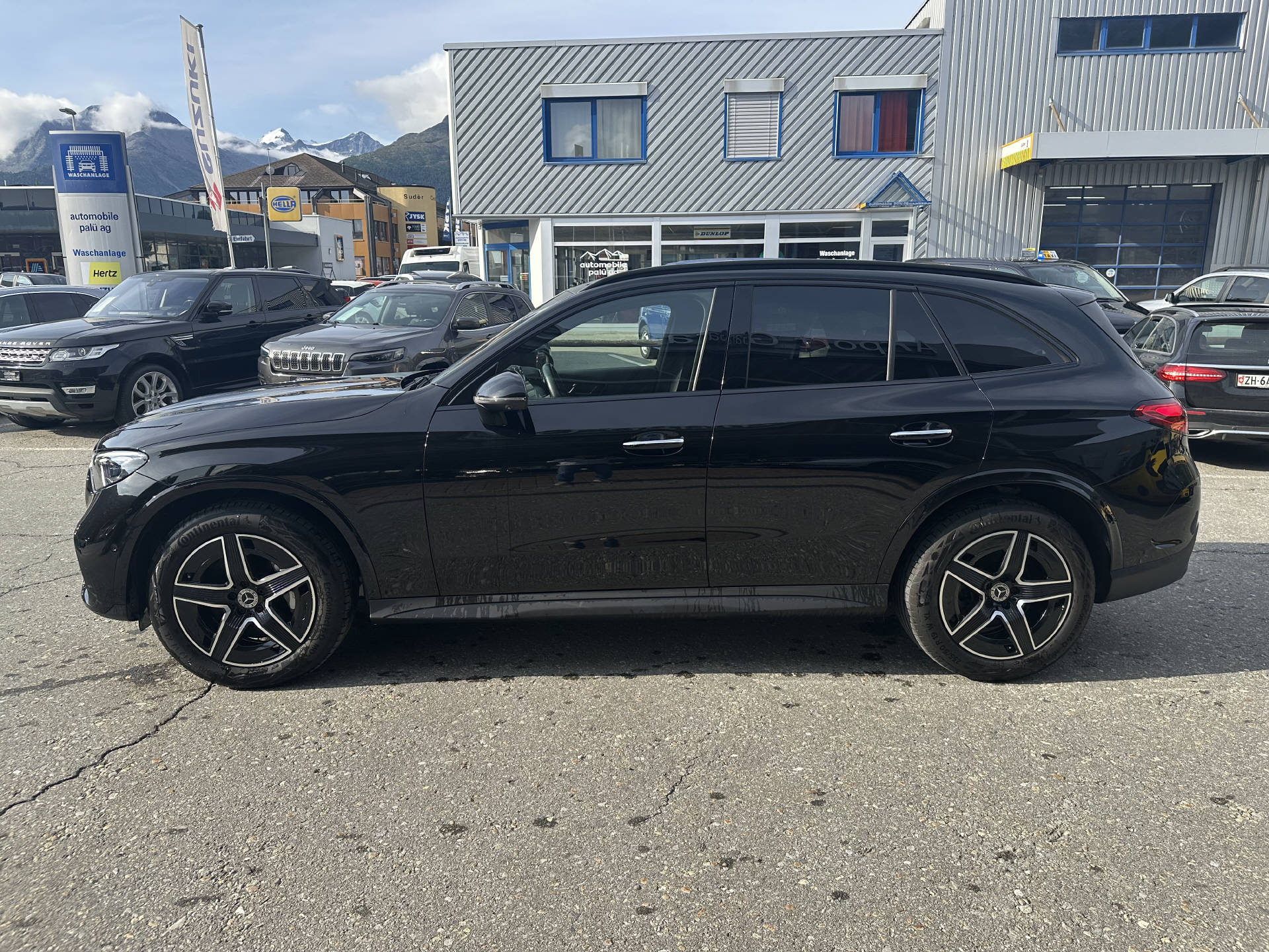 MERCEDES-BENZ GLC 200 AMG Line 4matic-image-5