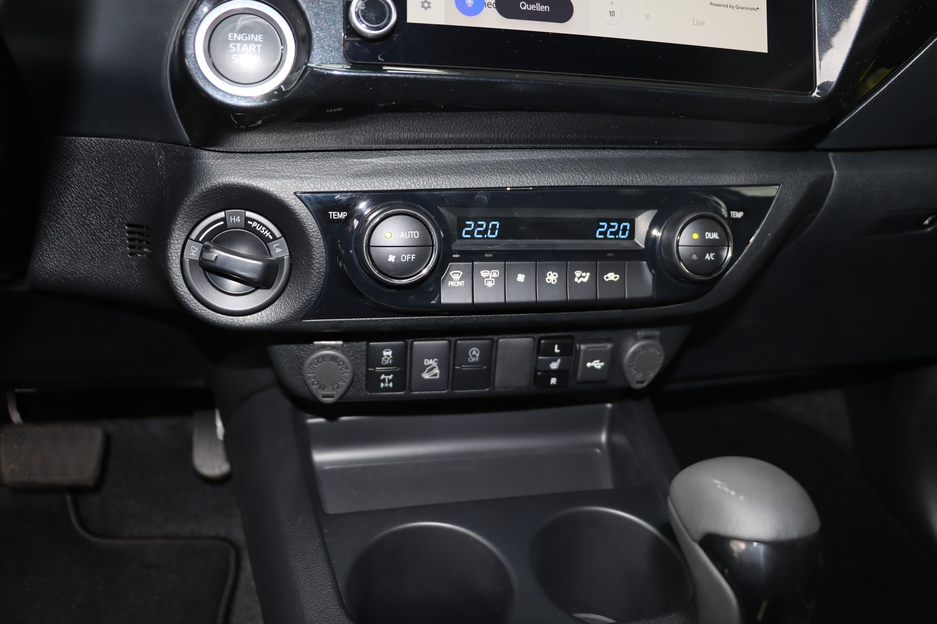 TOYOTA 2.8D-4D Invincible Extra Cap 4x4 A-image-13